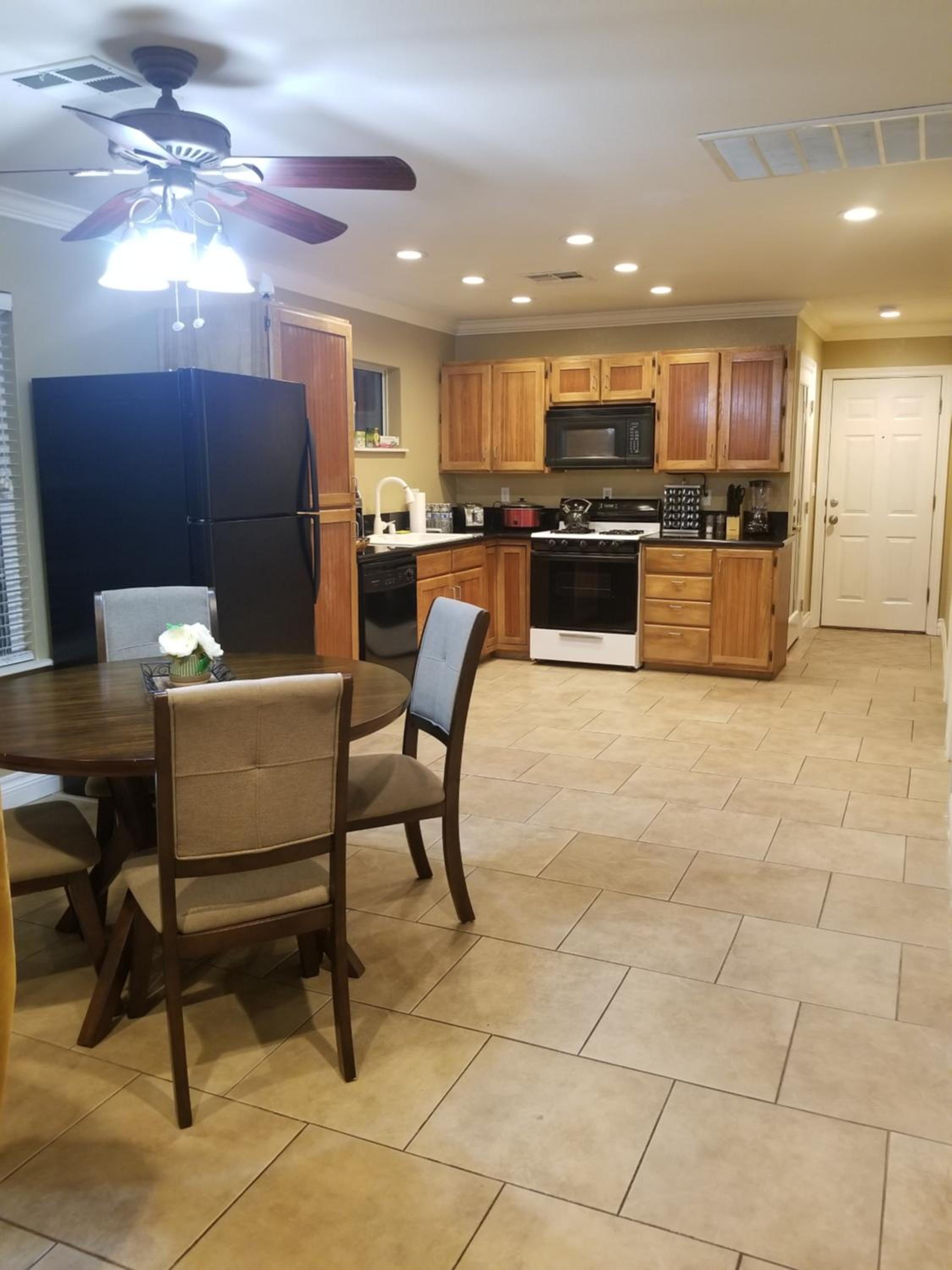 Two-Bedroom House - Photo 38