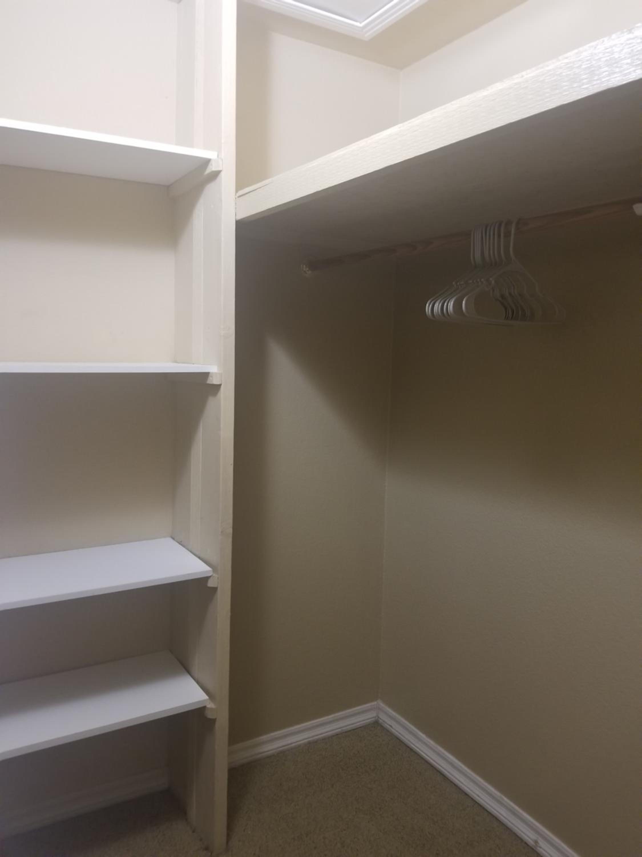 Two-Bedroom House - Photo 8