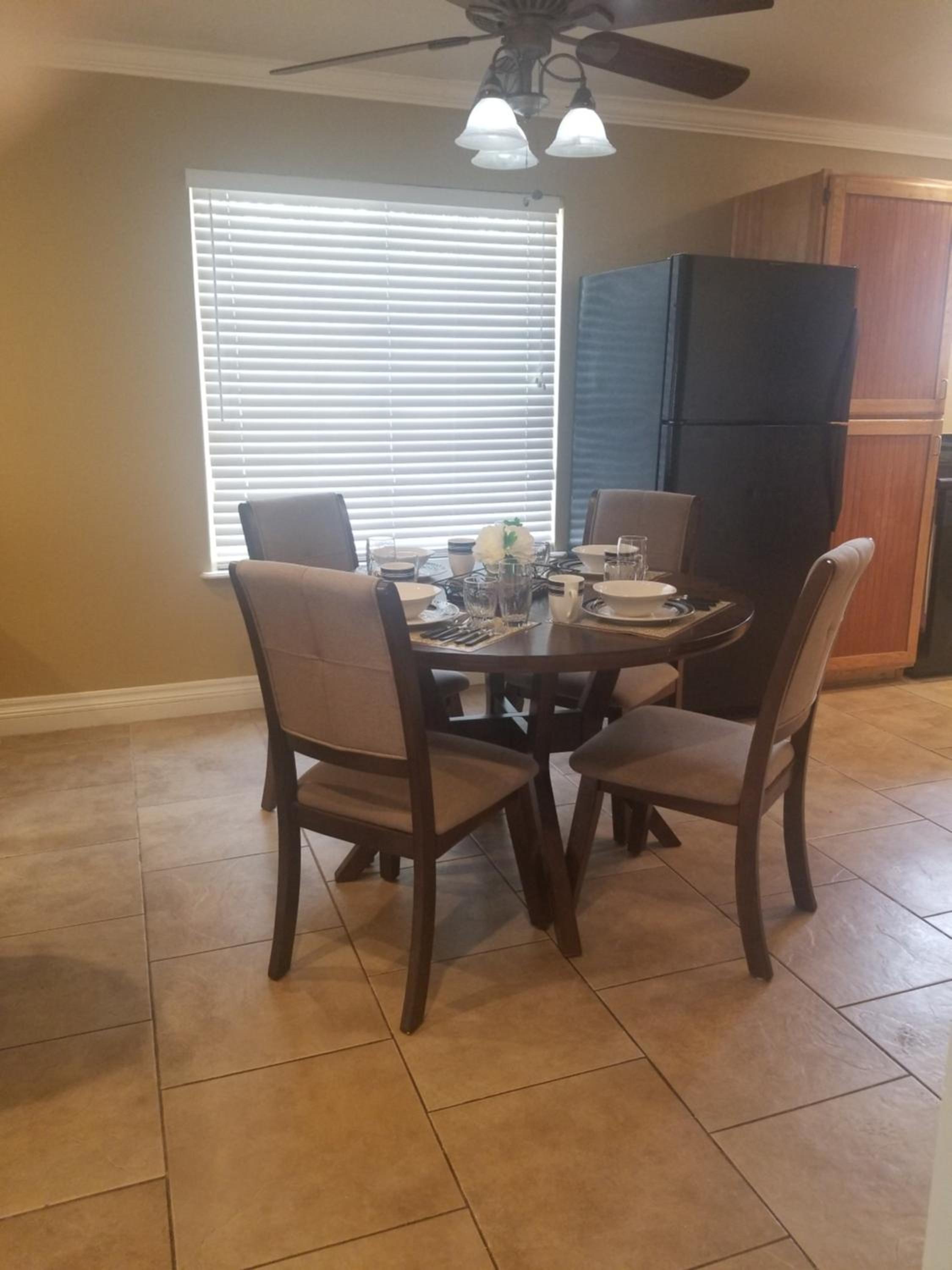 Two-Bedroom House - Photo 9
