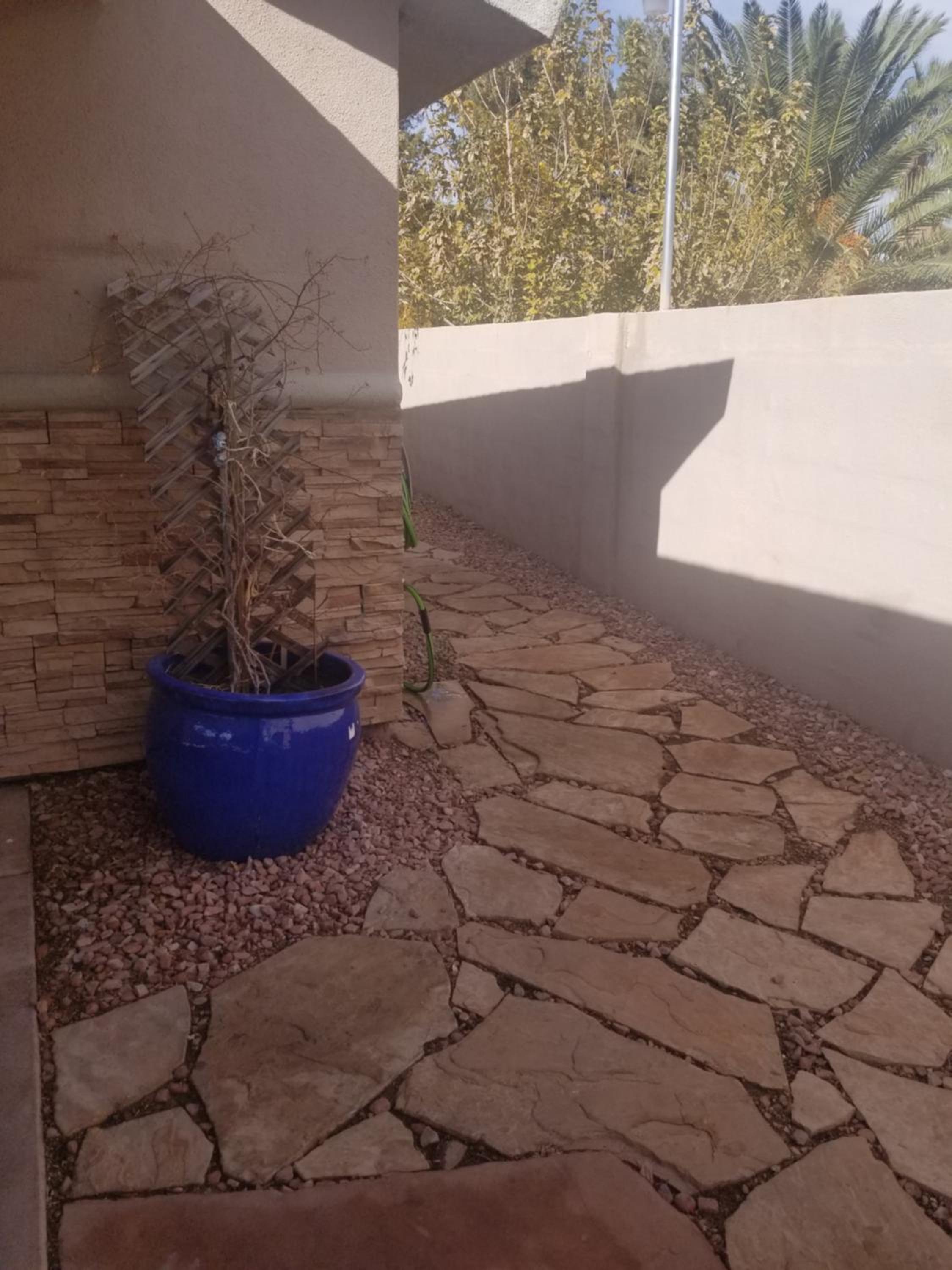Two-Bedroom House - Photo 18