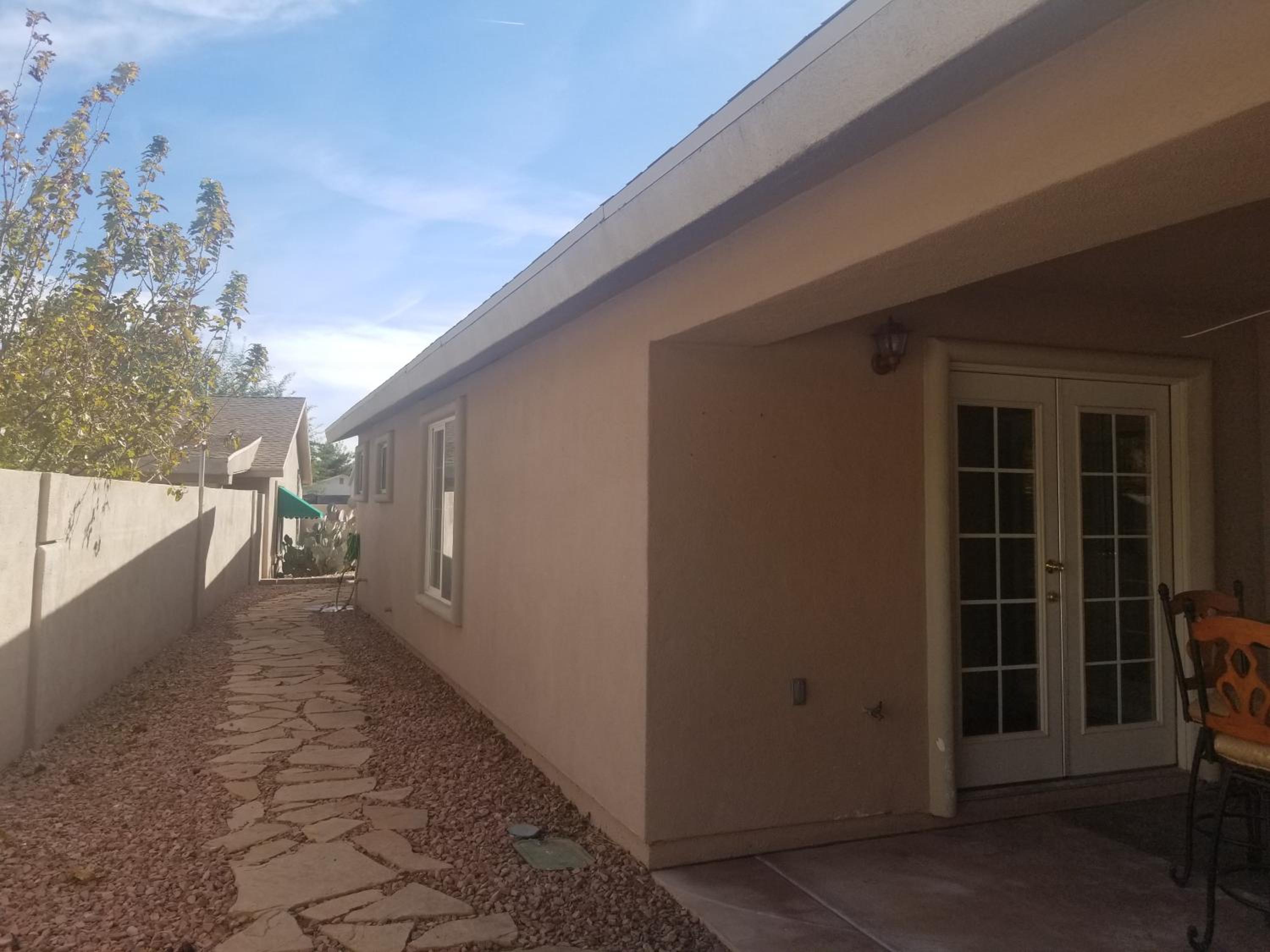 Two-Bedroom House - Photo 36