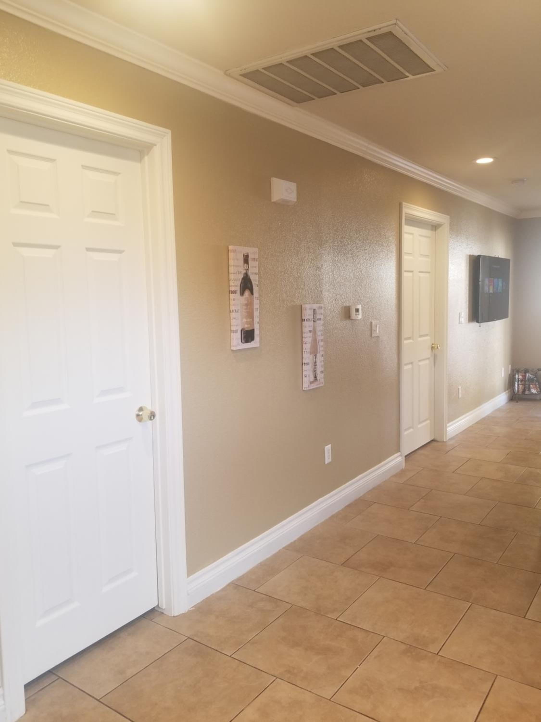 Two-Bedroom House - Photo 20