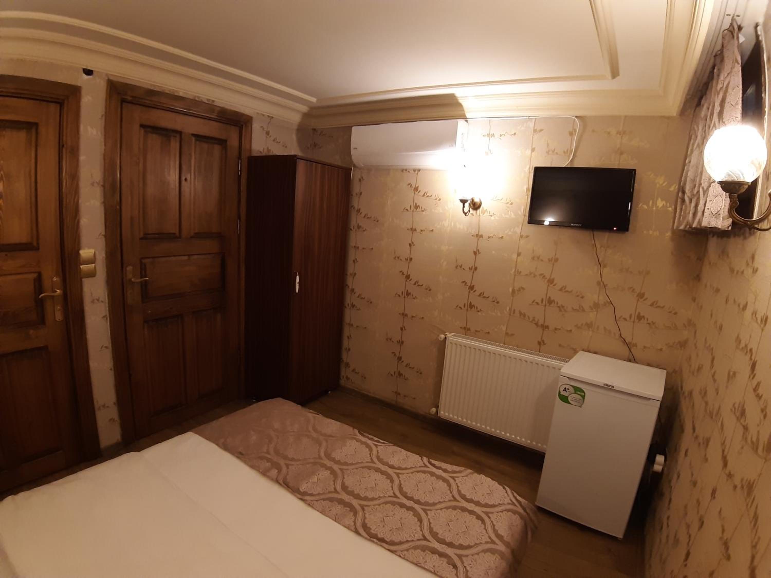 Economy Double Room photo 3