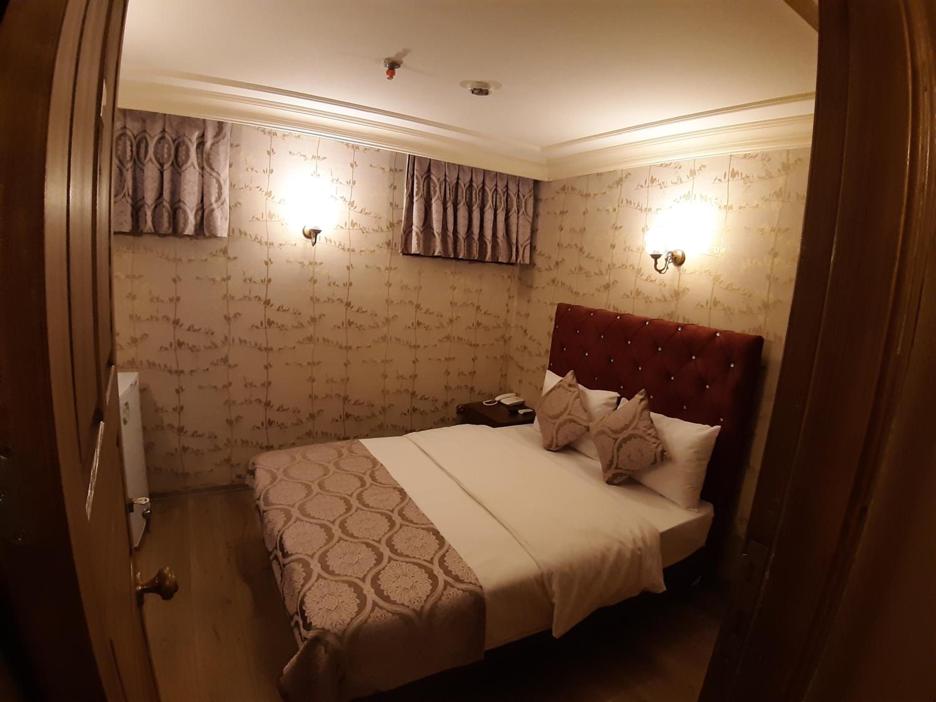Economy Double Room photo 1