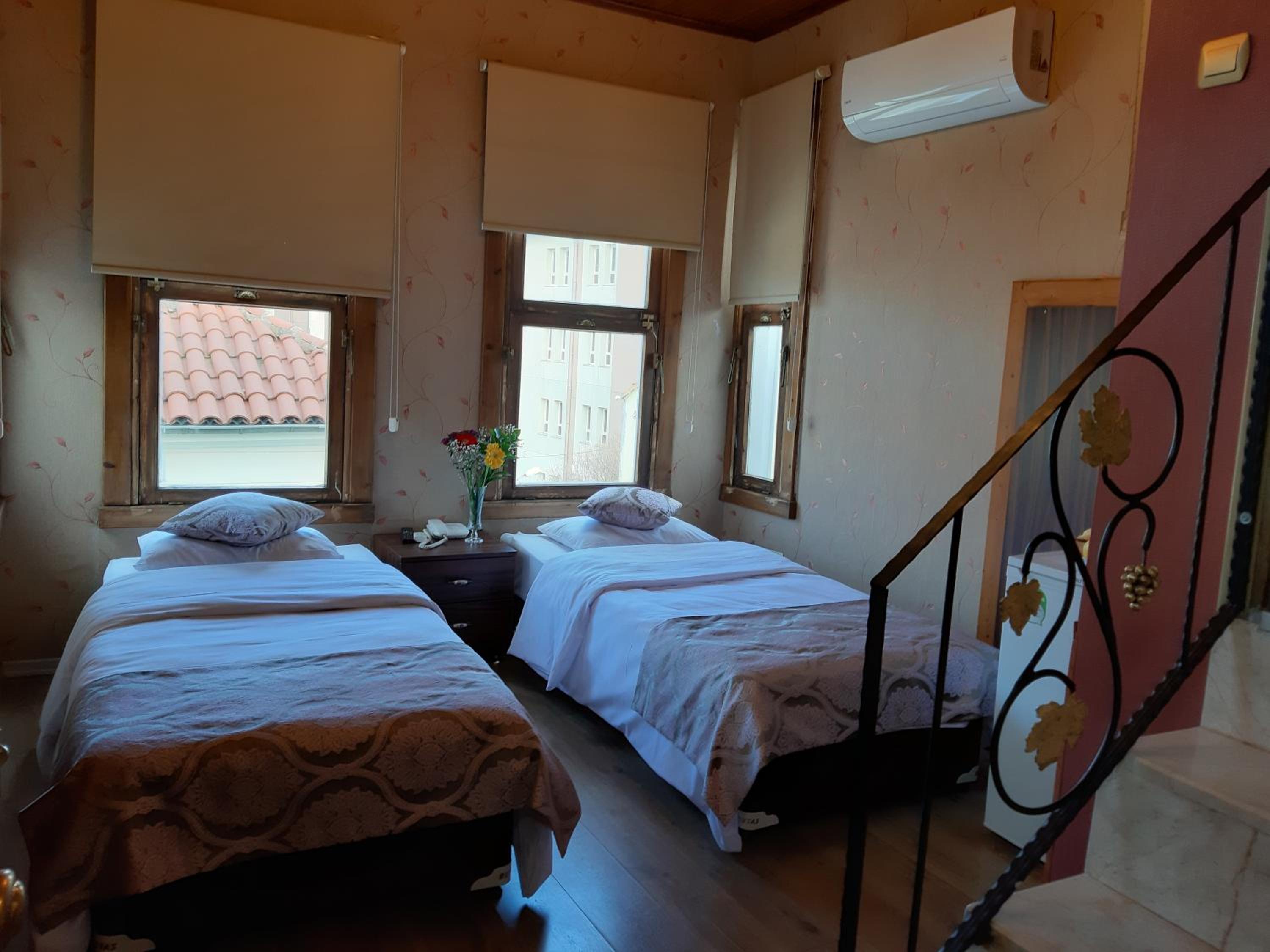 Standard Twin Room photo 1