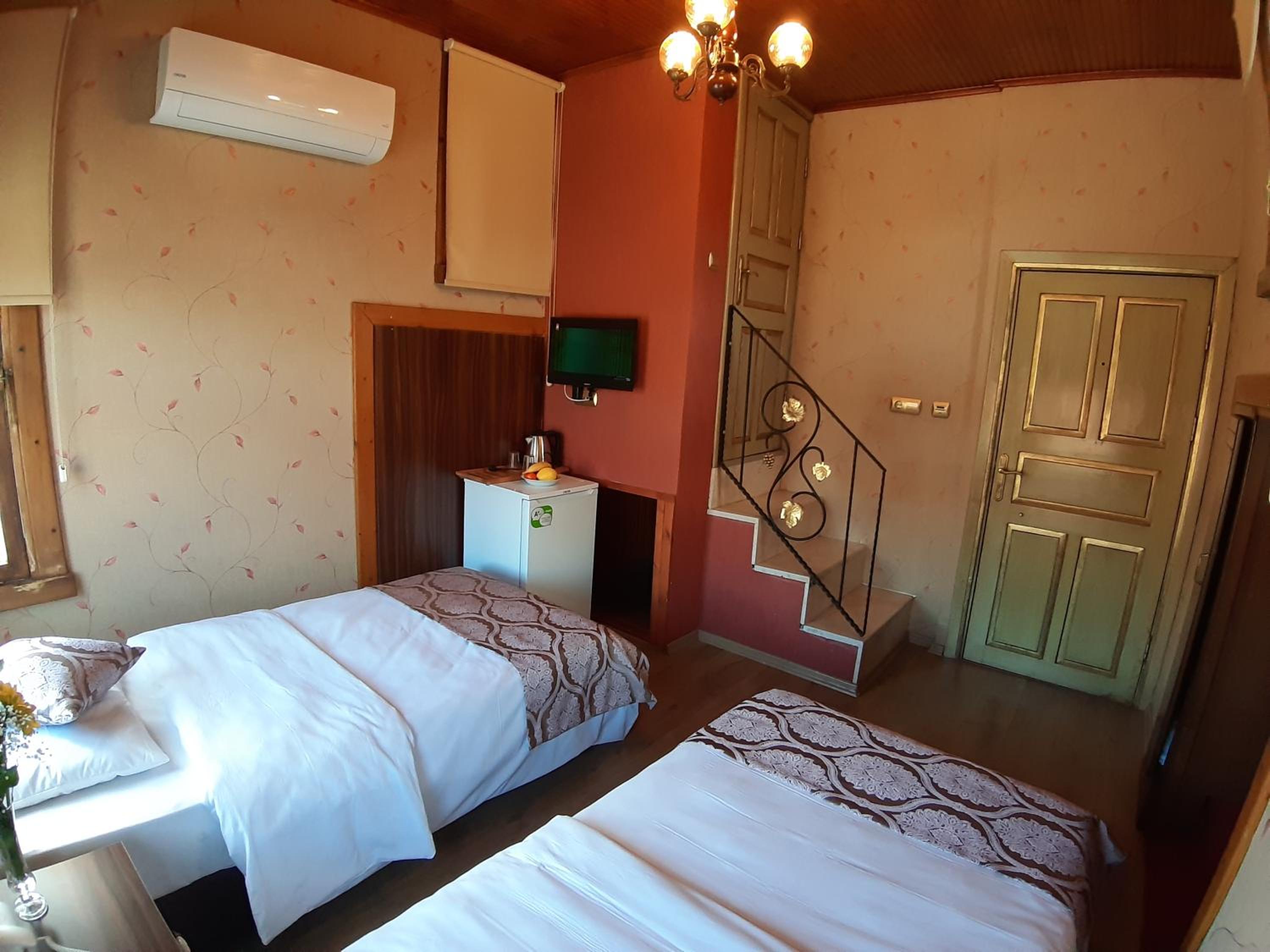 Standard Twin Room photo 3