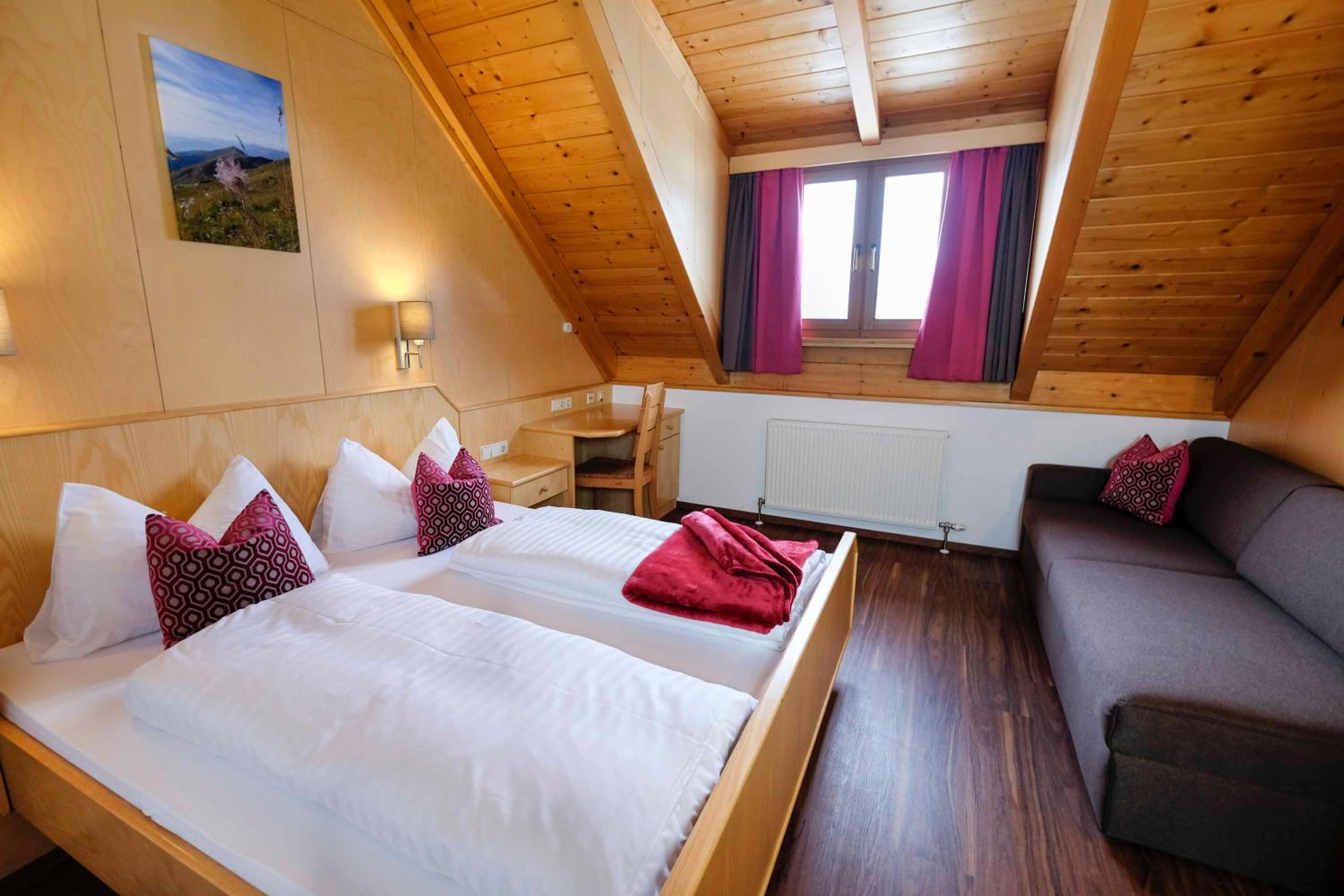 Double Room with Extra Bed photo 1