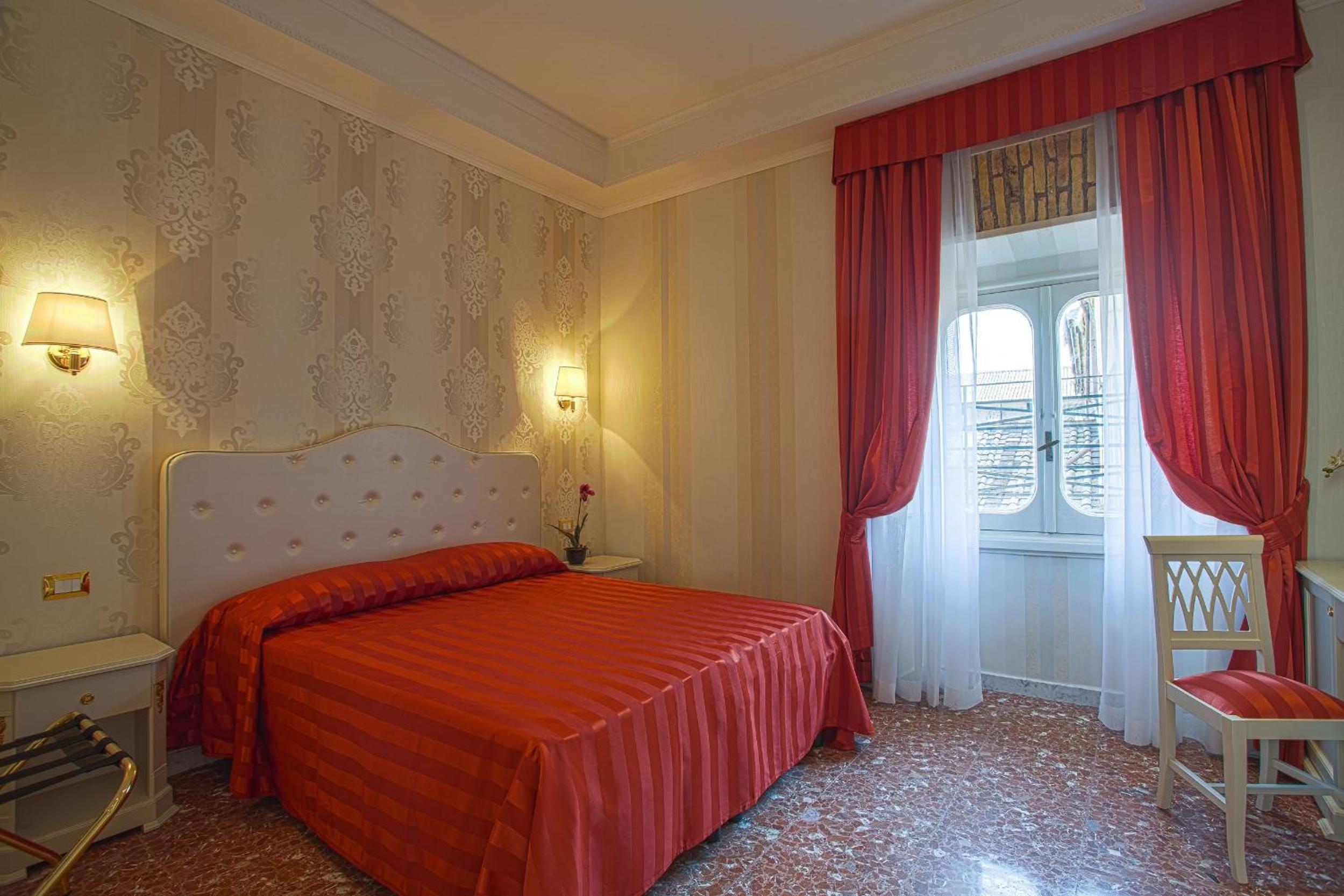 Standard  Double or Twin Room photo 2