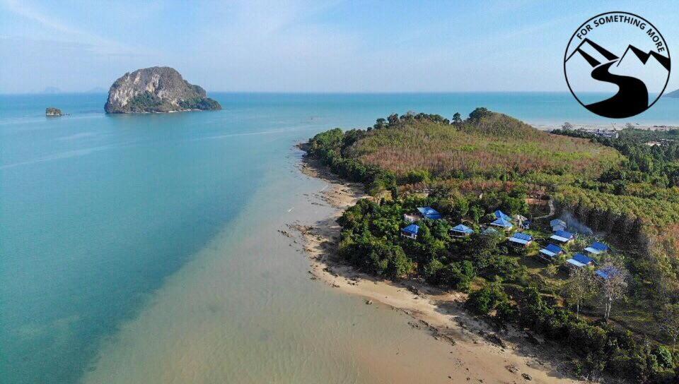 Deluxe Bungalow with Sea View (corner) - Photo 13