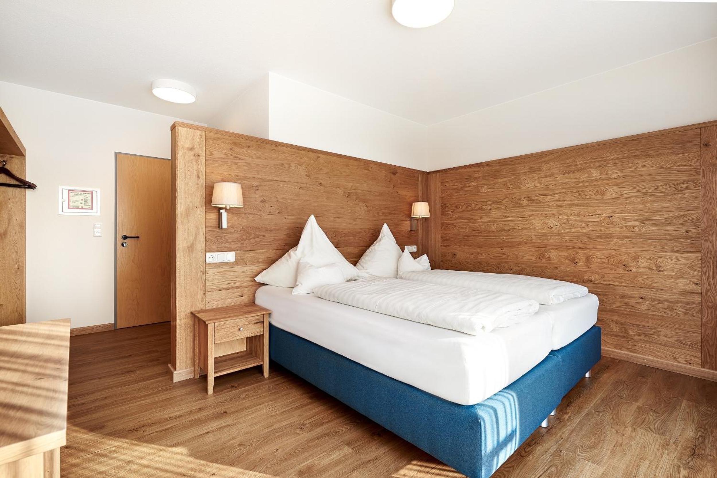 Double Room with Balcony - Photo 5