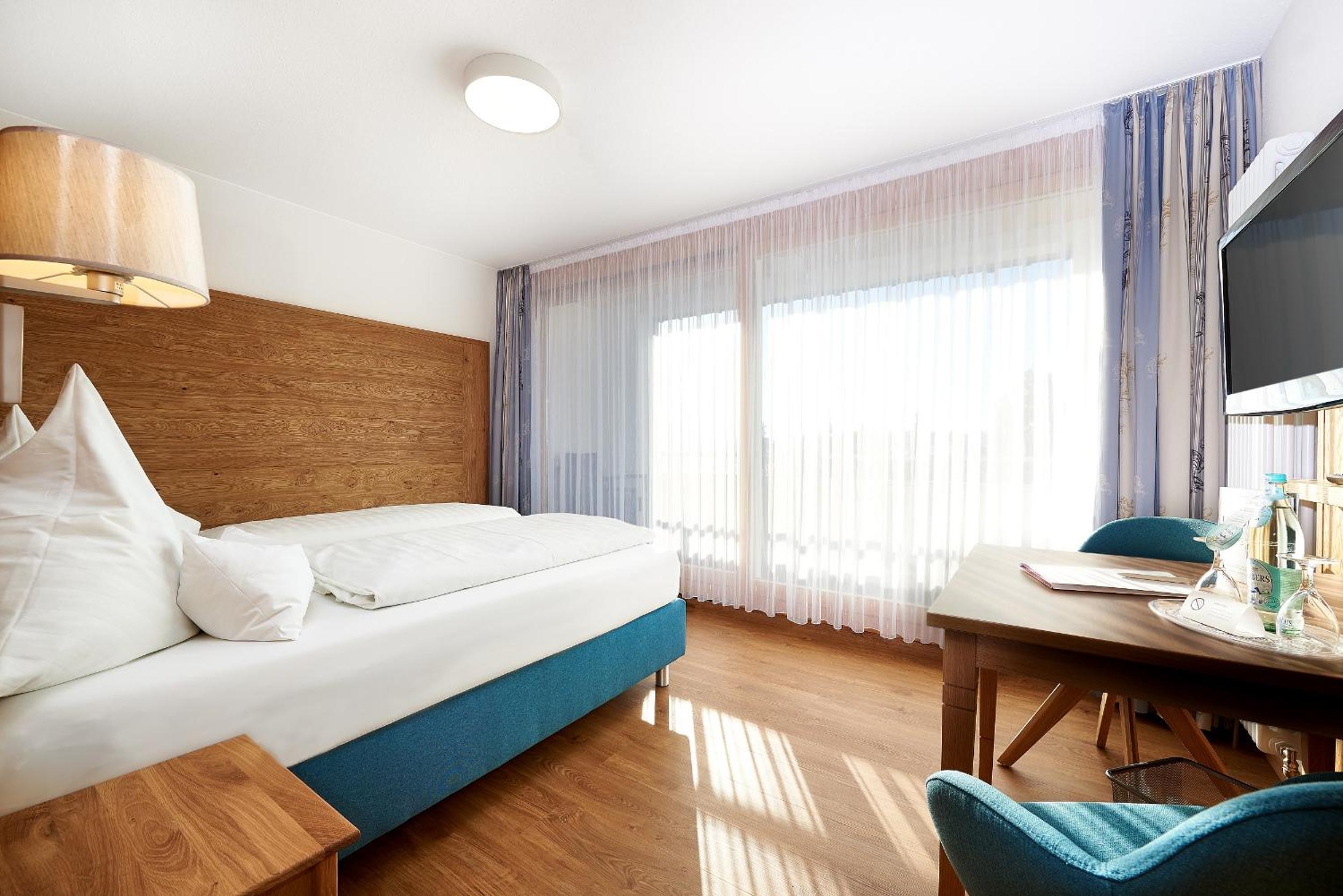 Double Room with Balcony - Photo 4