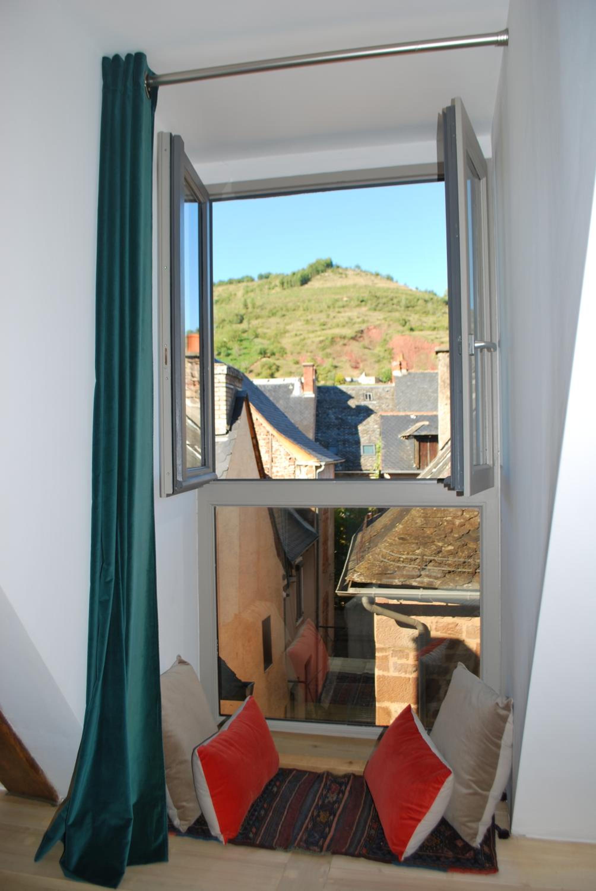 Triple Room with Bathroom - Photo 2