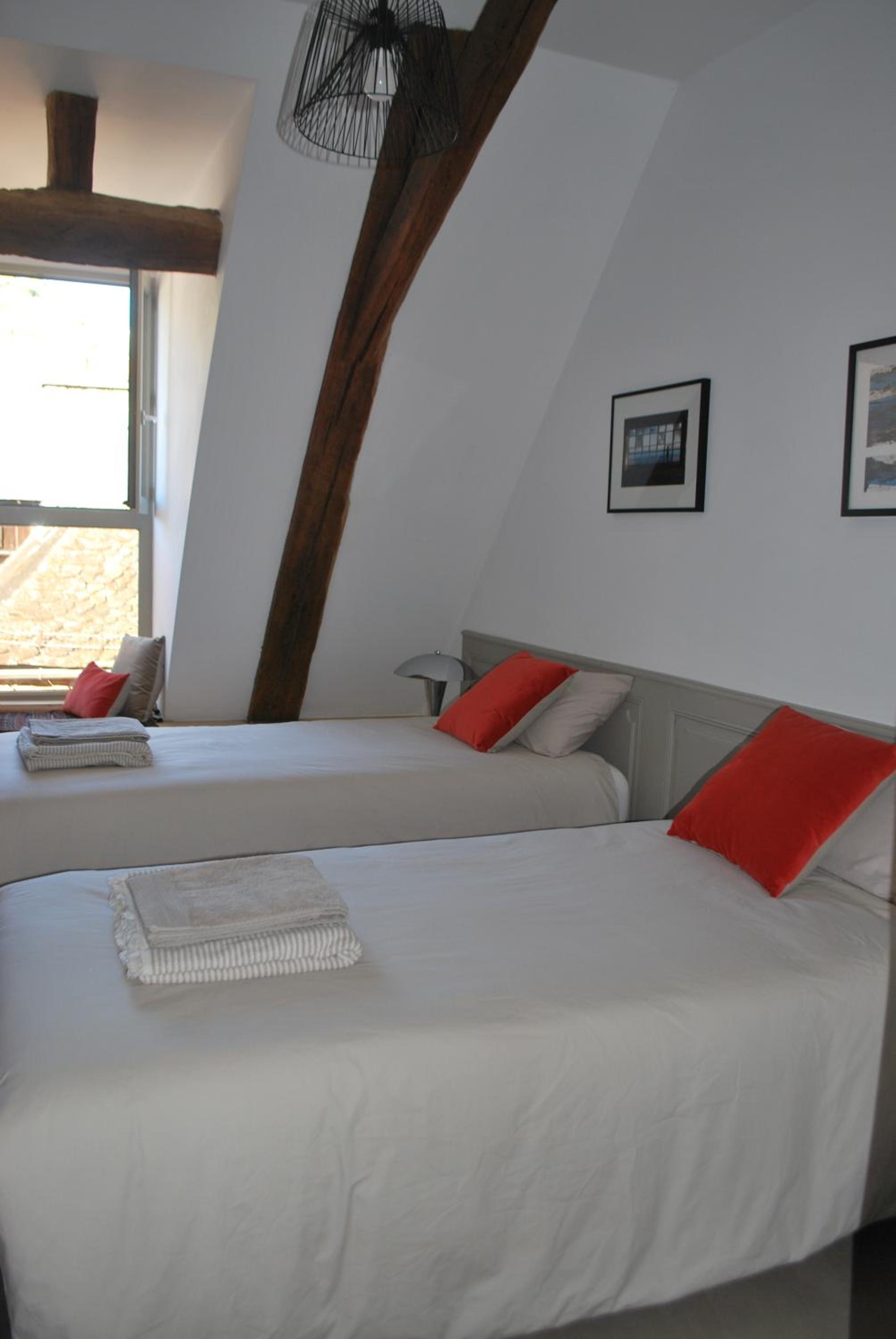 Triple Room with Bathroom - Photo 5