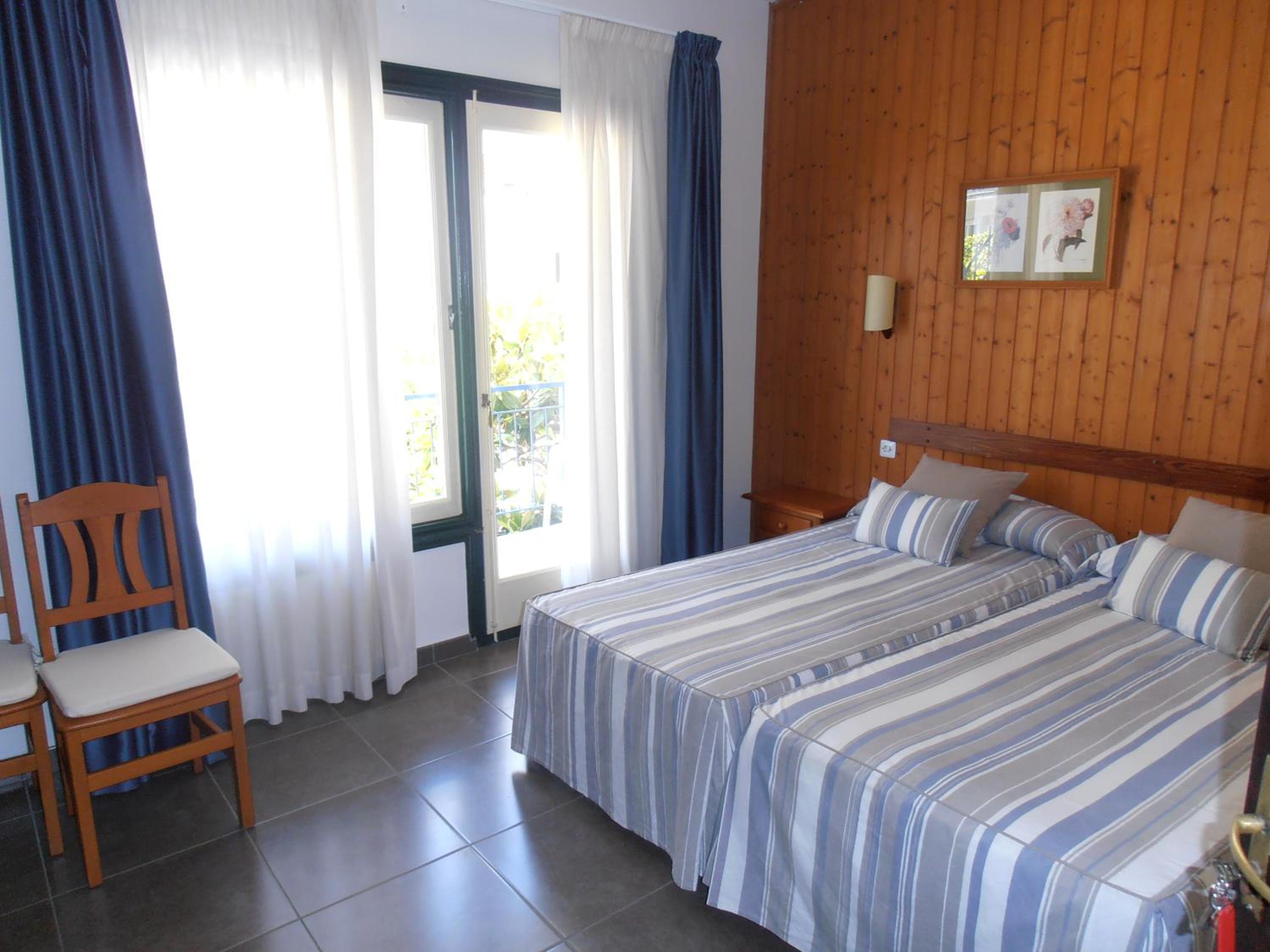 Habitación Doble Básica con Balcón