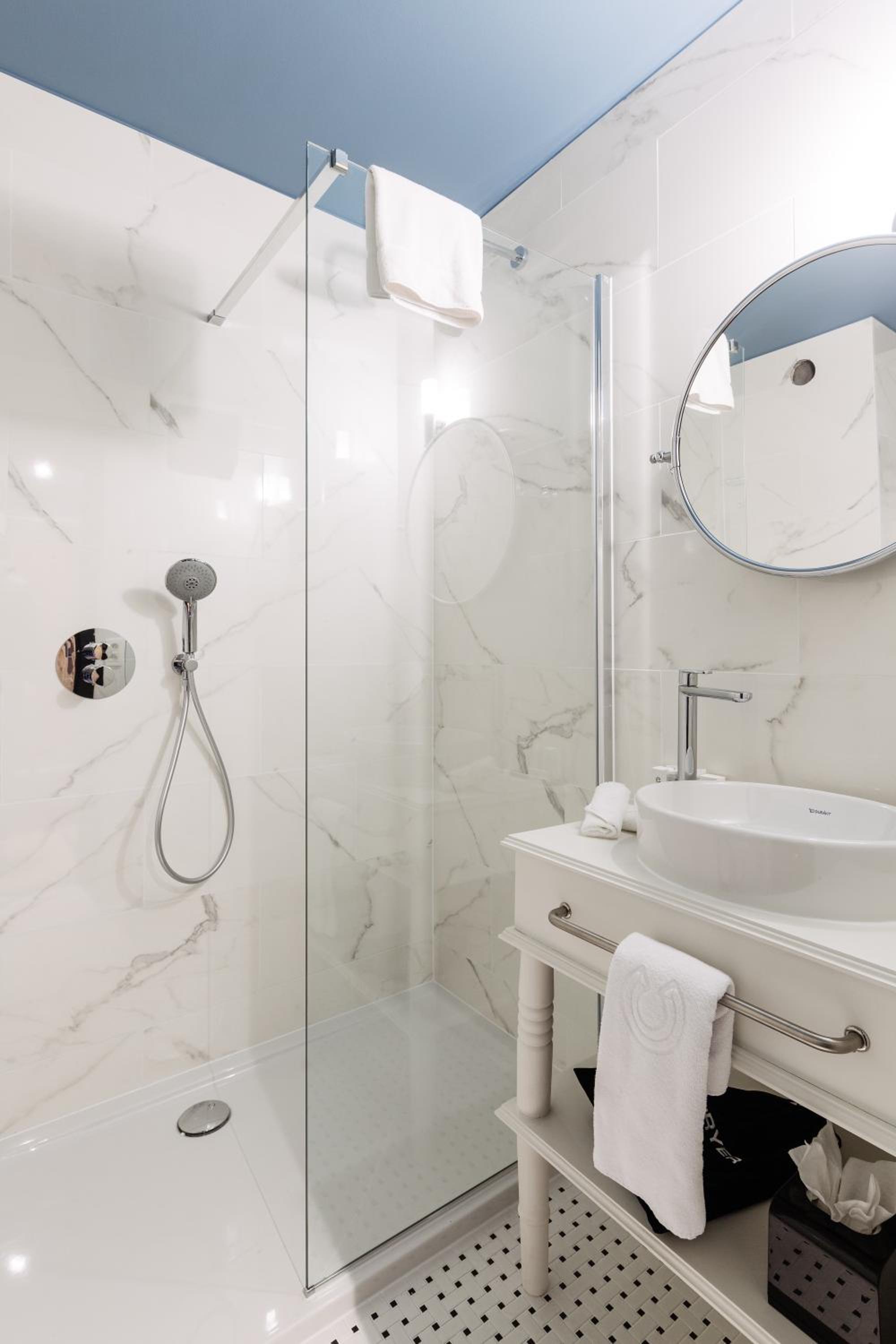 Hamptons double room streetview - Photo 5