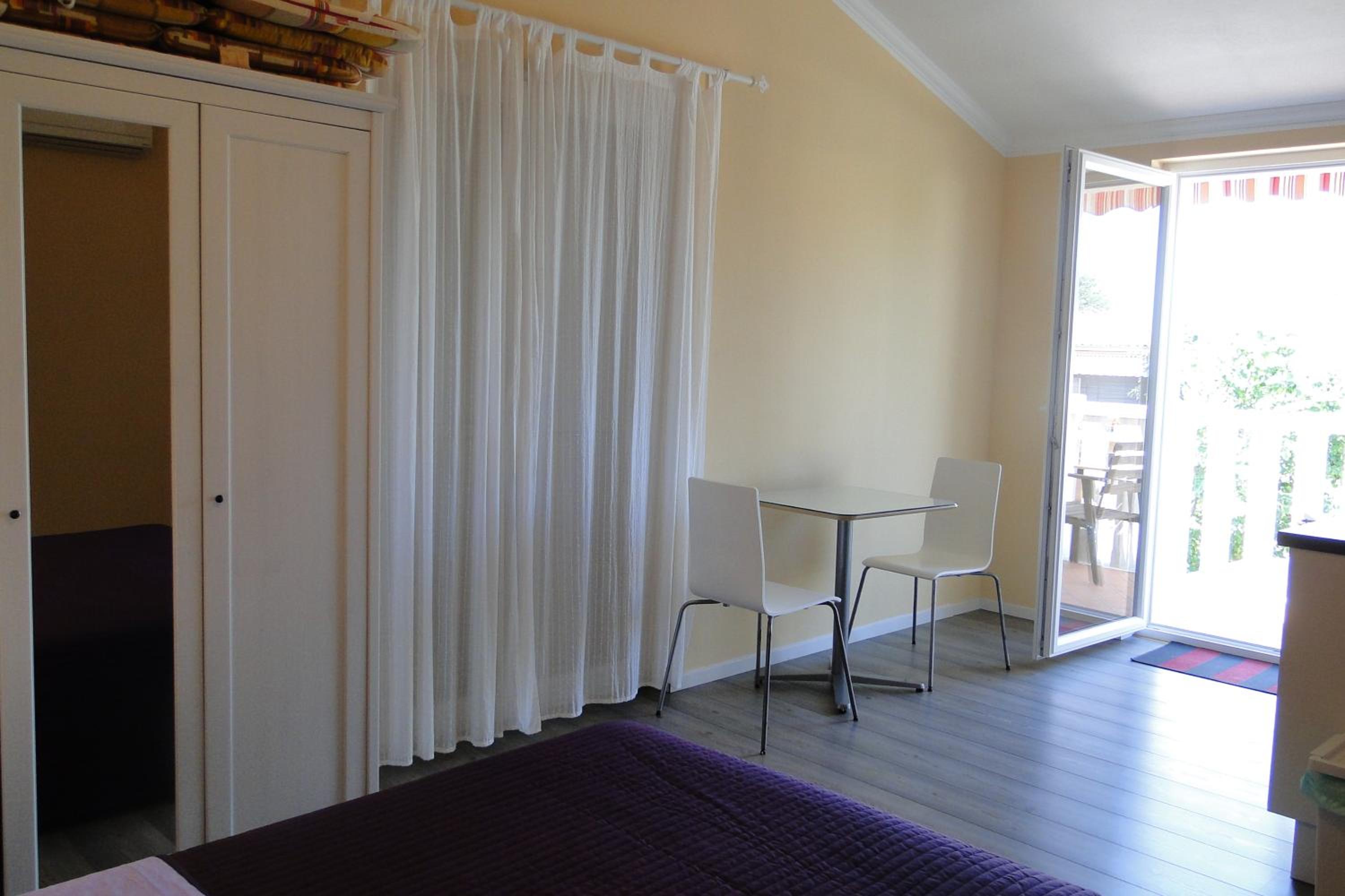 Studio Apartment with Balcony photo 1