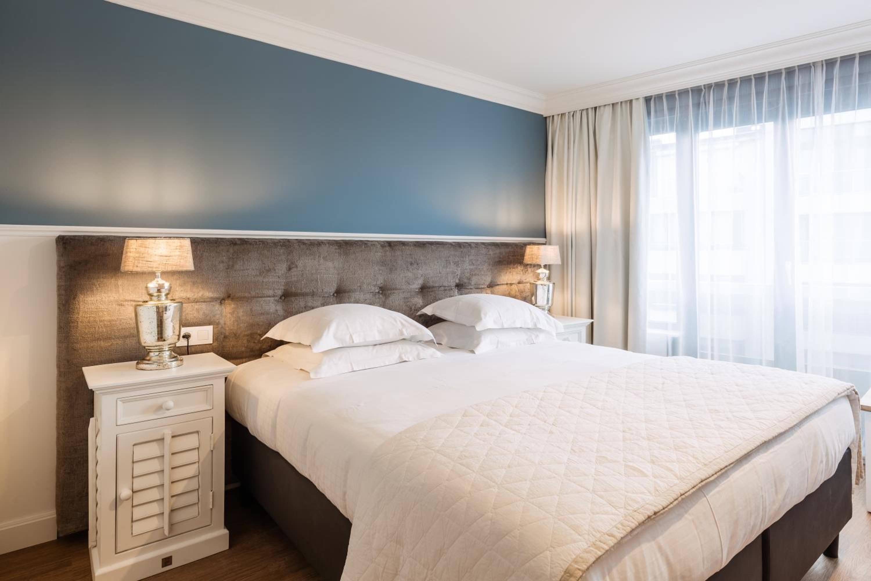 Hamptons twin room streetview - Photo 1