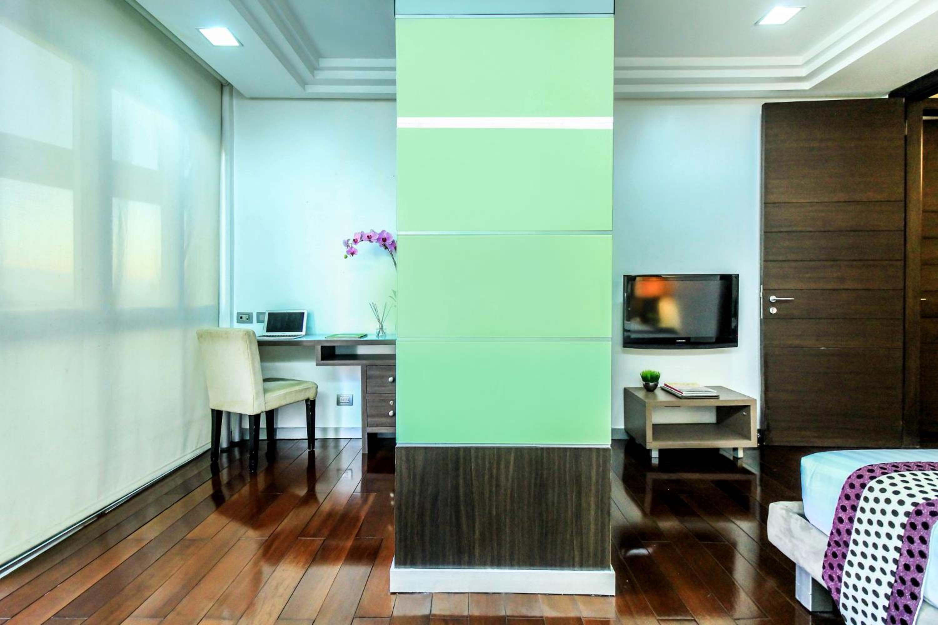 Three-Bedroom Suite - Photo 6