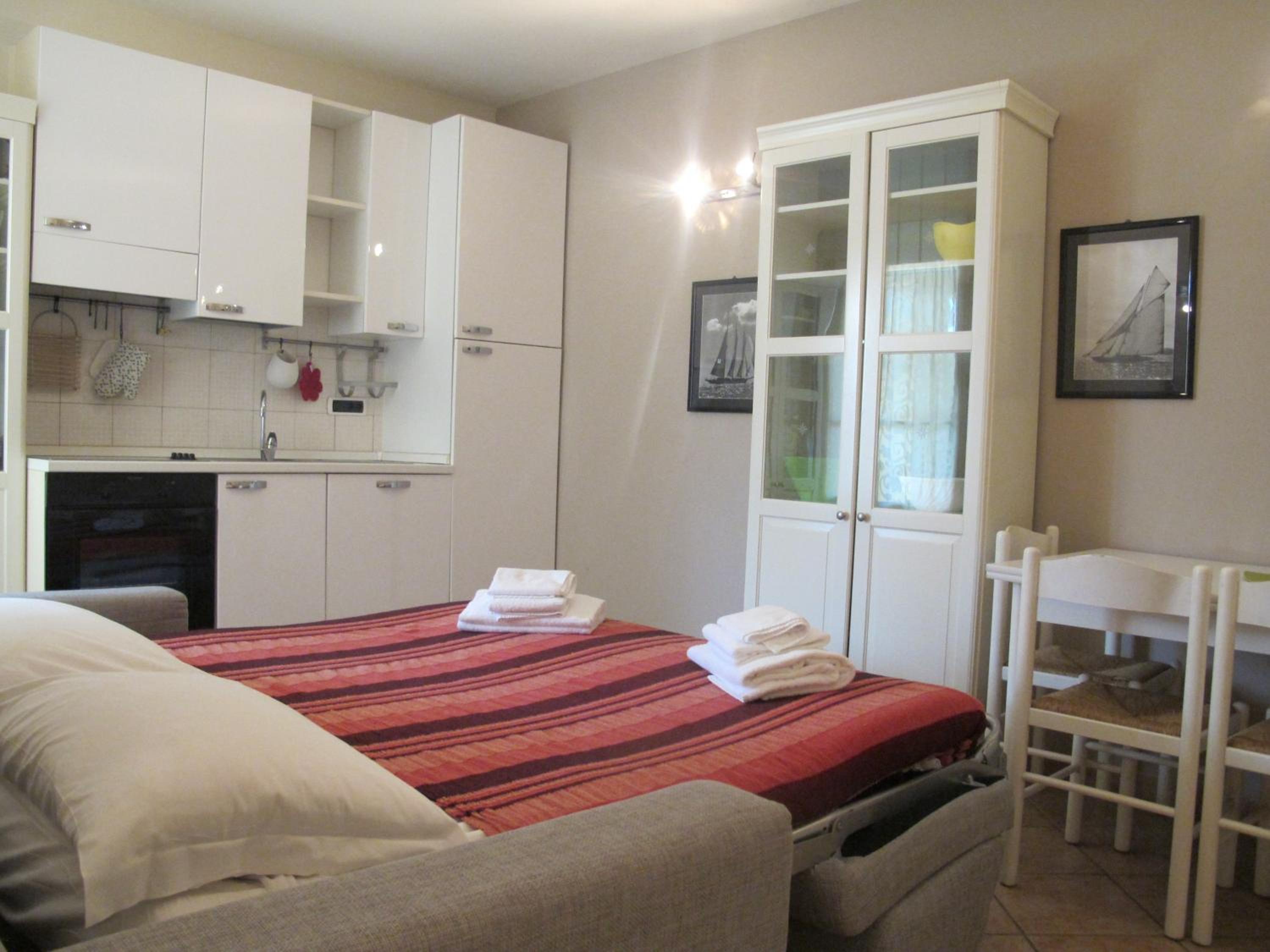 Studio Apartment