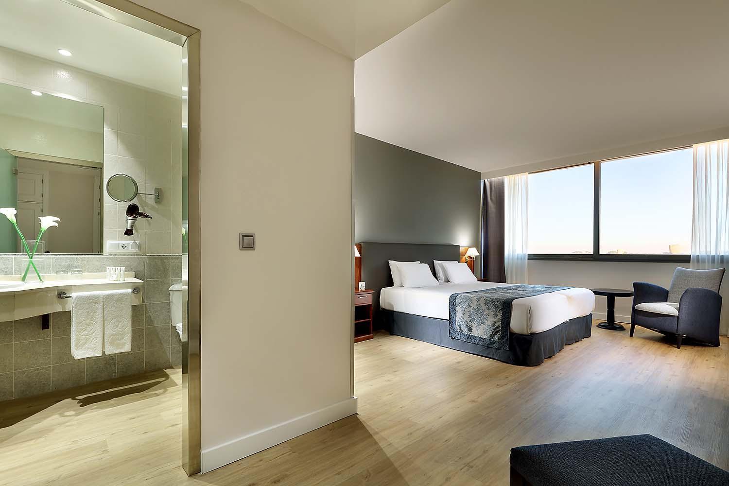 Twin Room - Photo 8