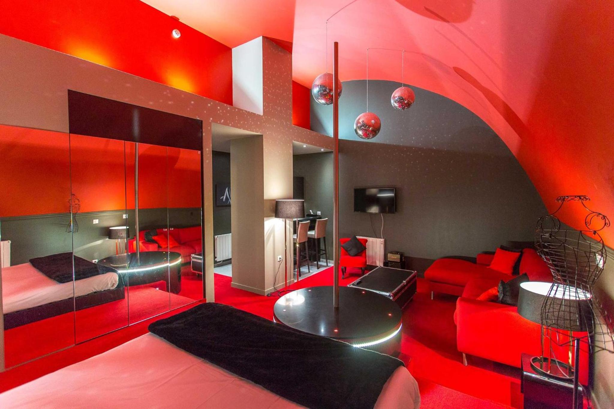 Suite - Photo 10