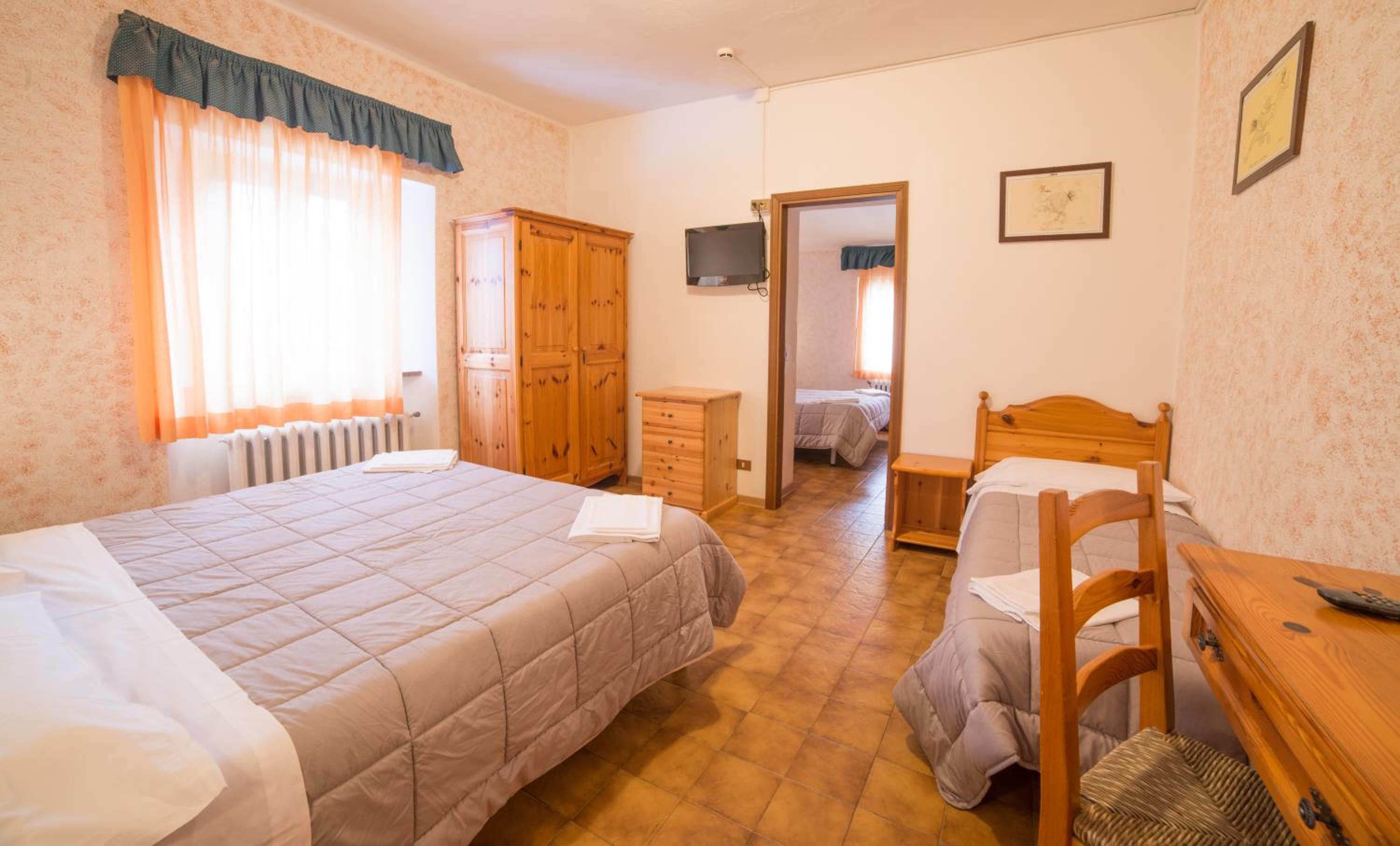 Quadruple Room - Photo 1