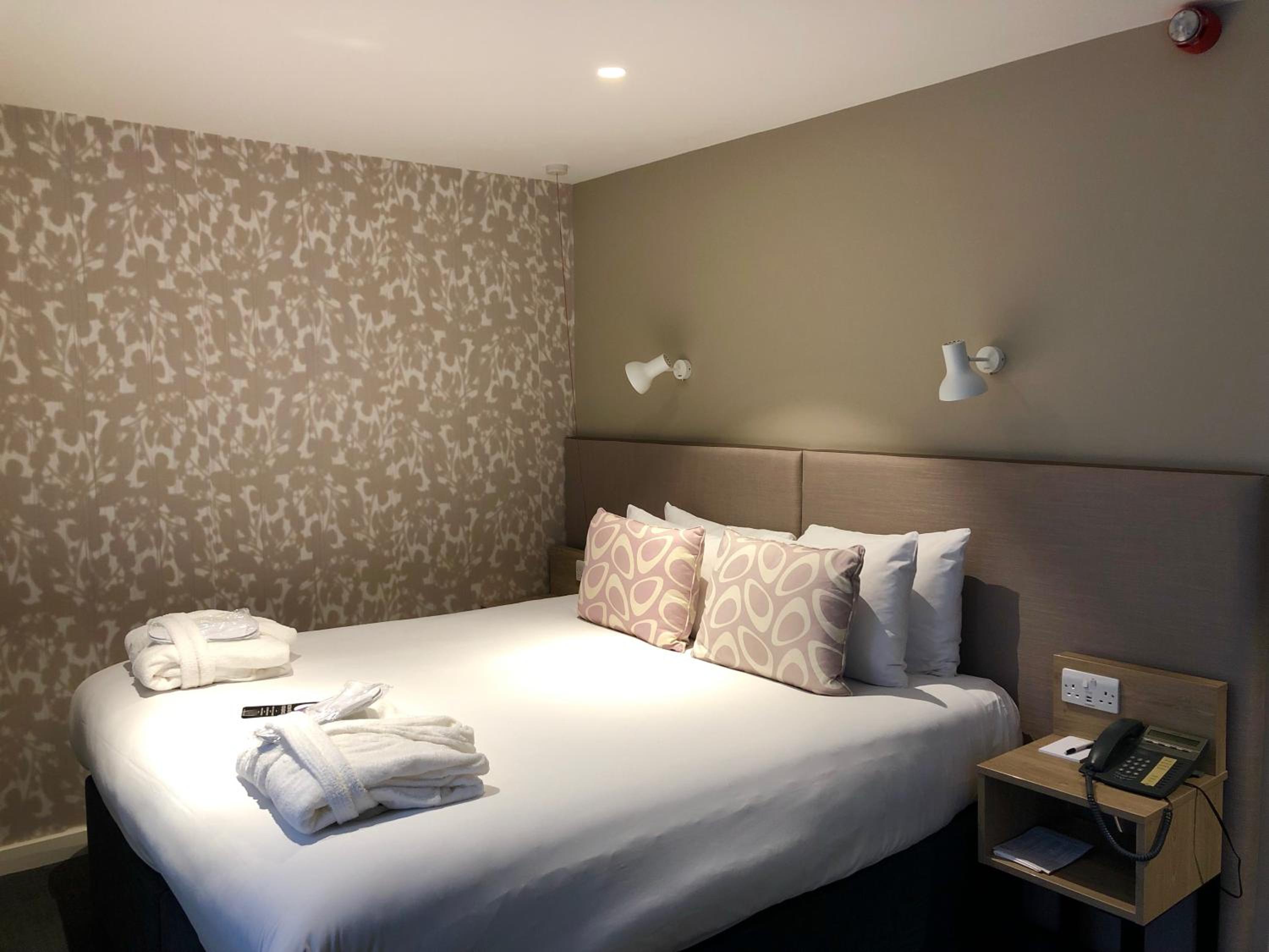 Double Room - Disability Access photo 2