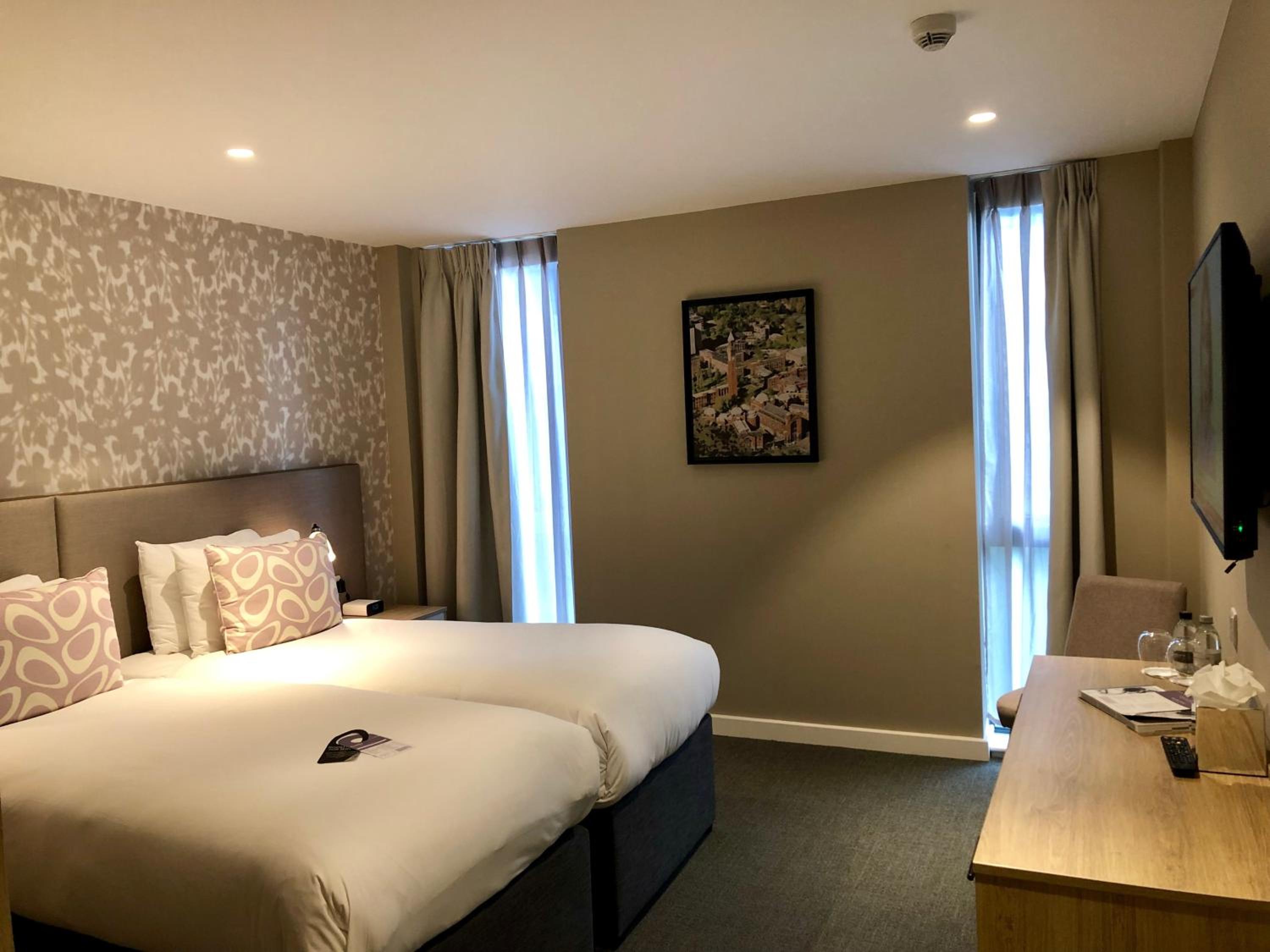 Standard Twin Room photo 2