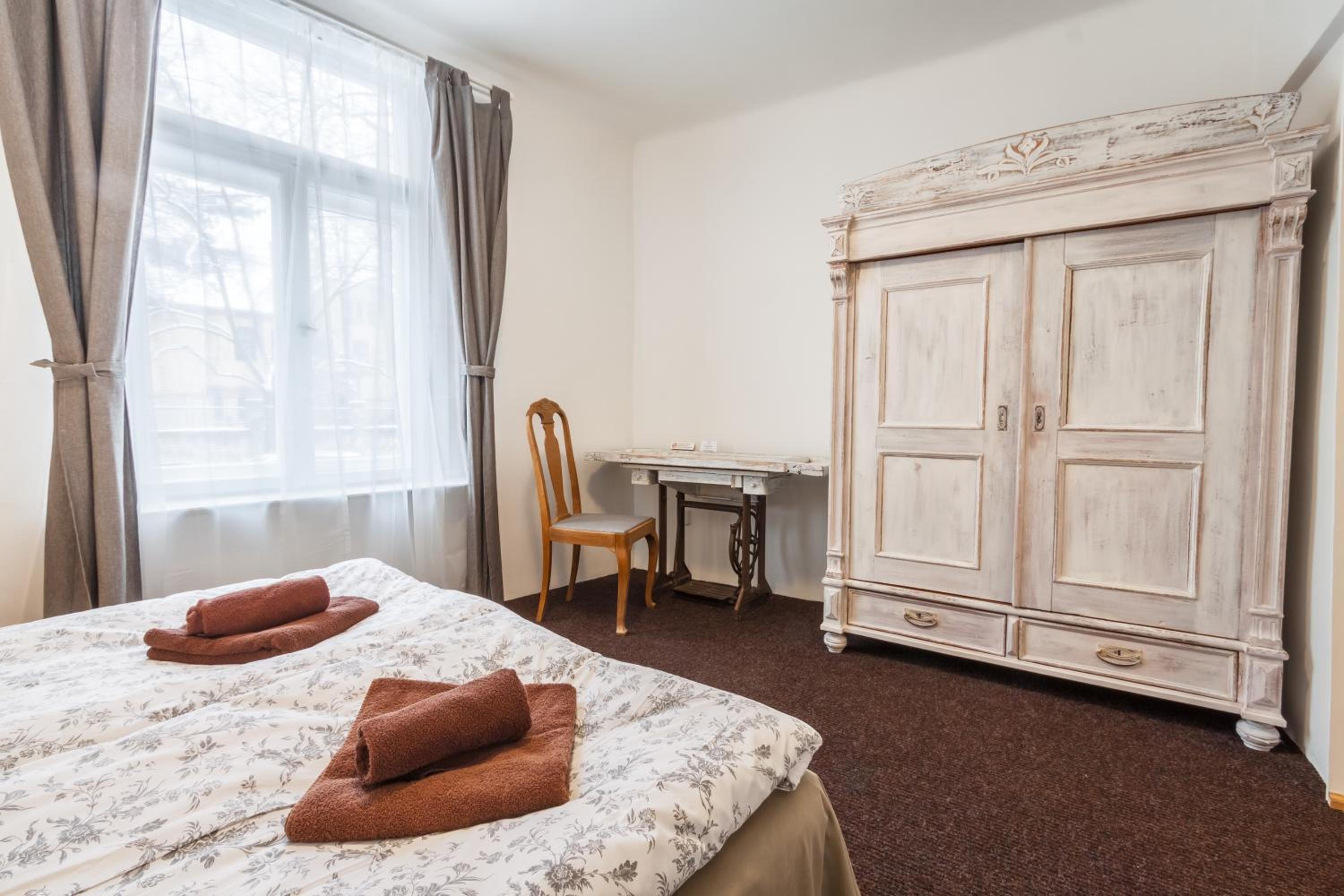 One-Bedroom Standard Apartment