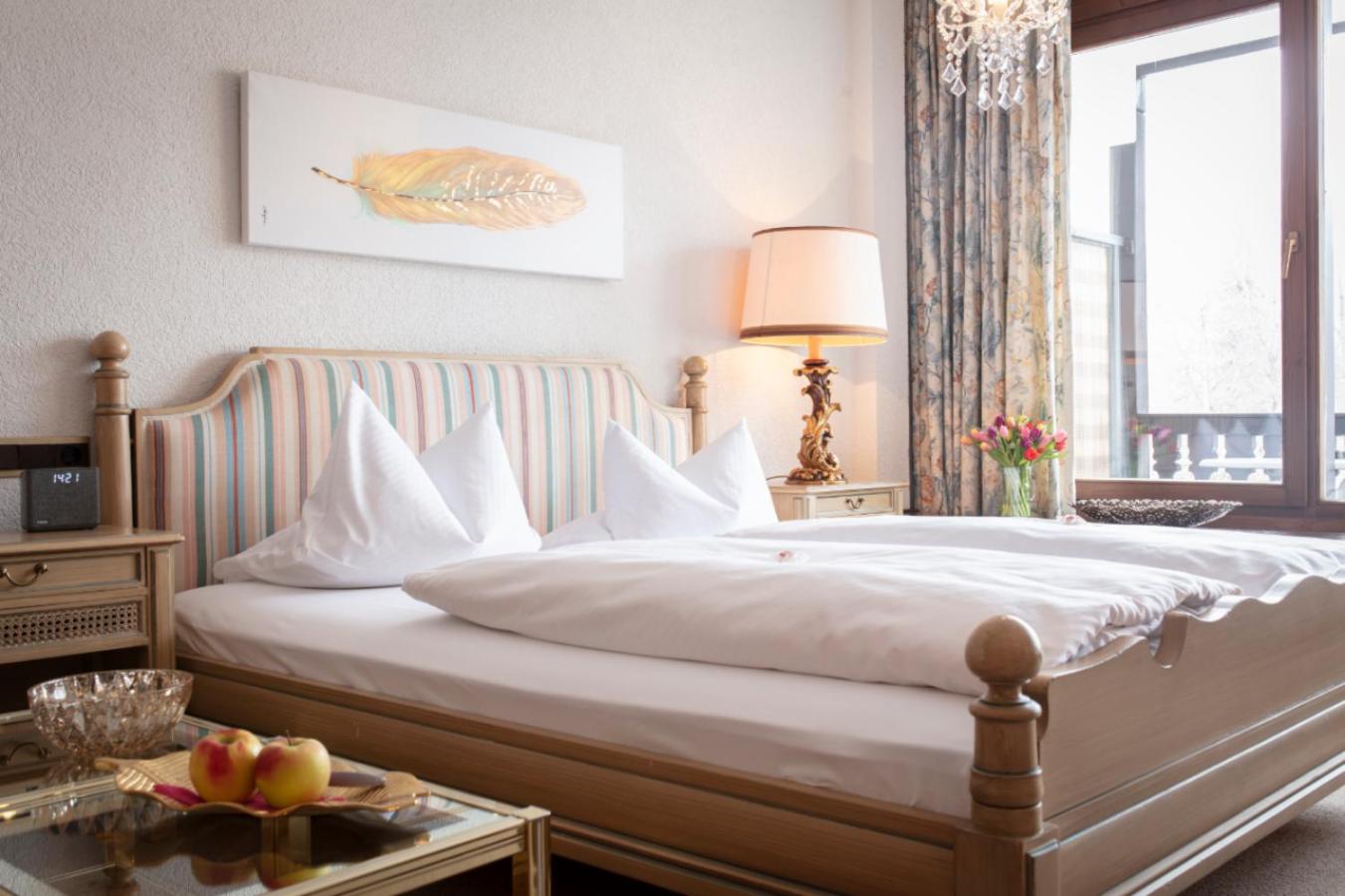 Deluxe King Room - Photo 2