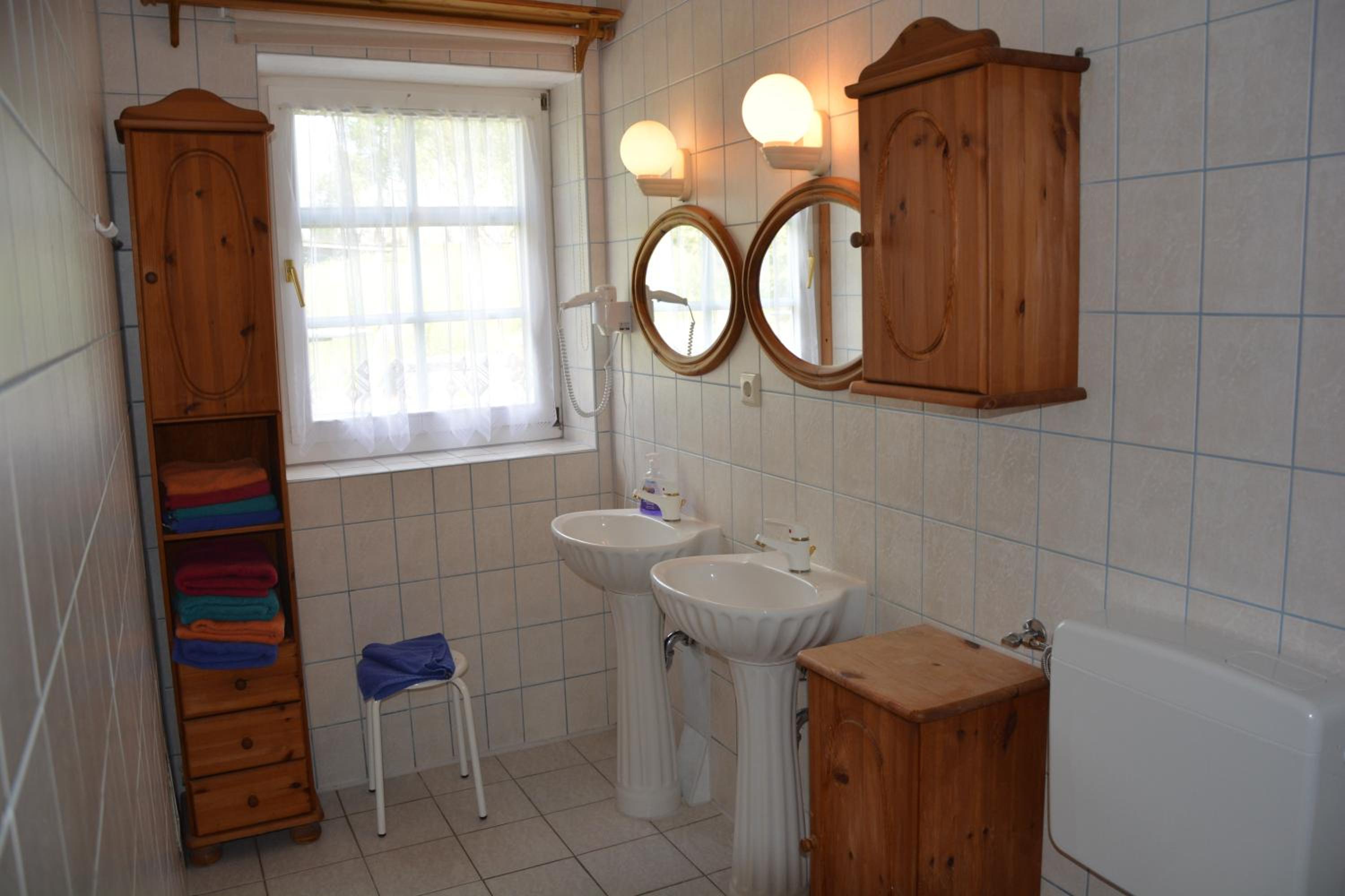 Two-Bedroom Apartment (2-4 Adults) photo 2