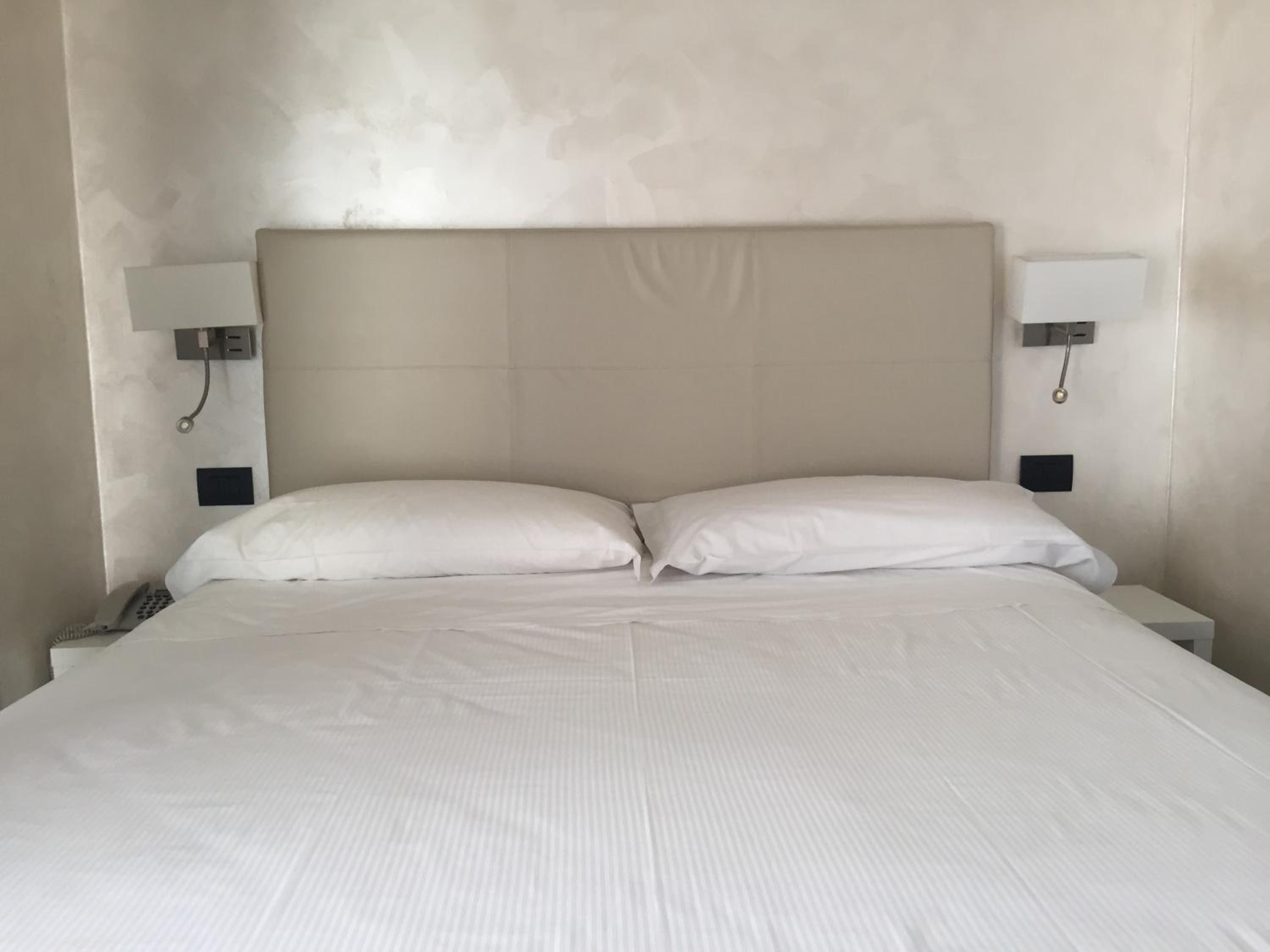 Single Room photo 3