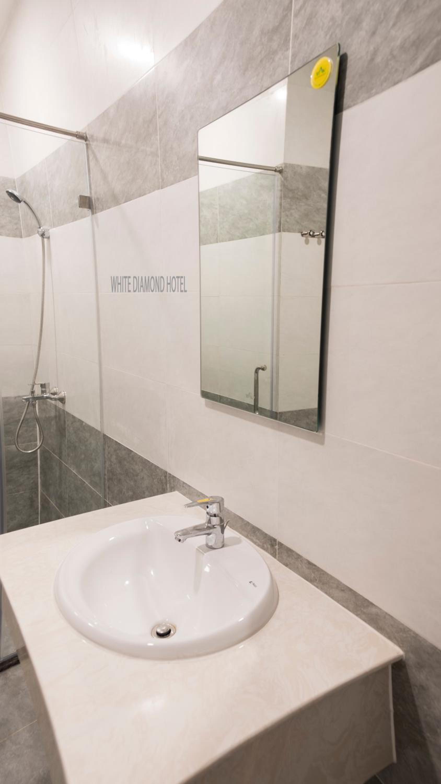 Standard Double Room - Photo 7