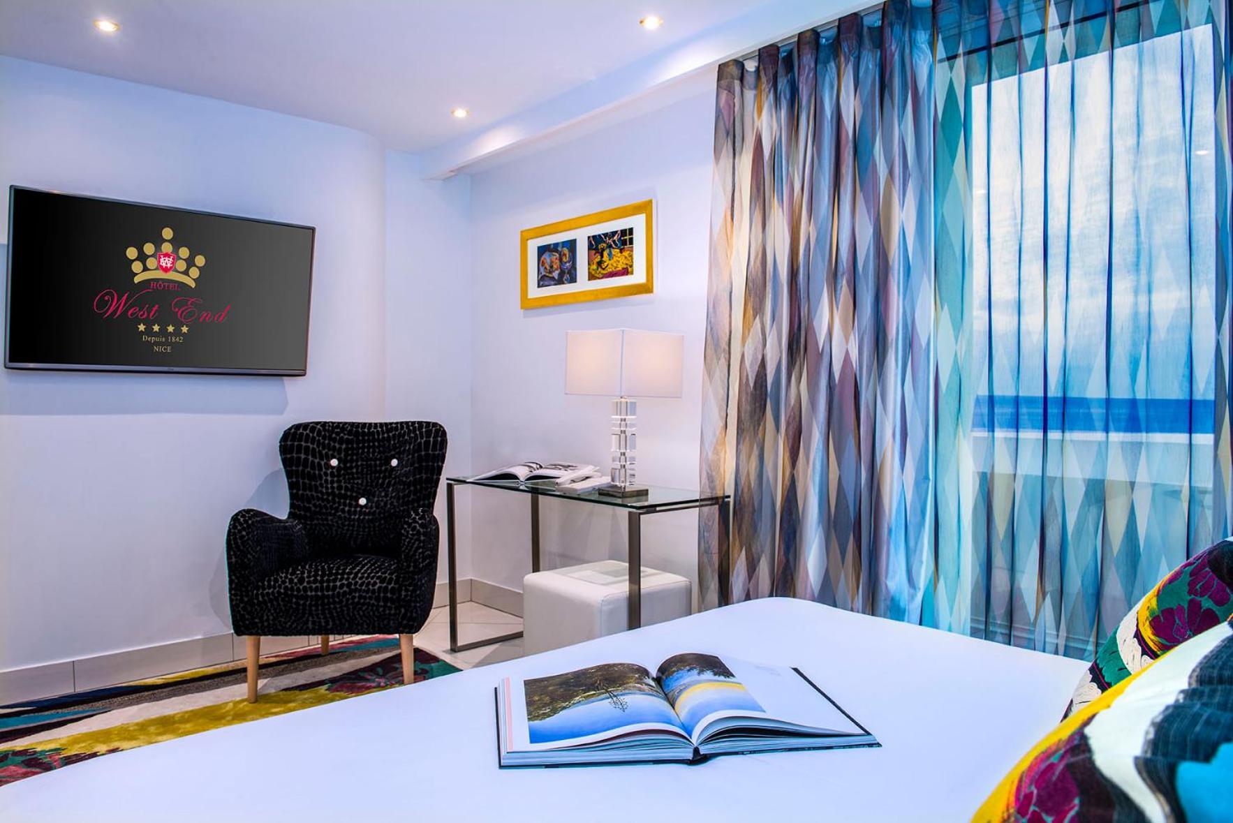 Suite with Terrace thumbnail 6