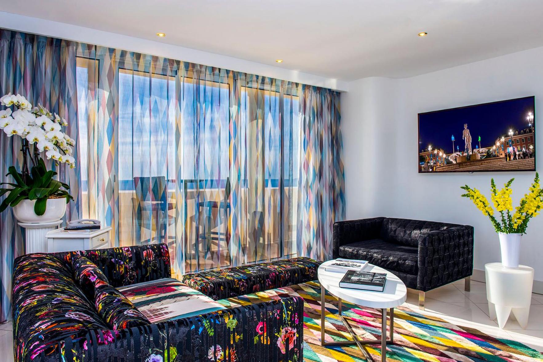 Suite with Terrace thumbnail 5