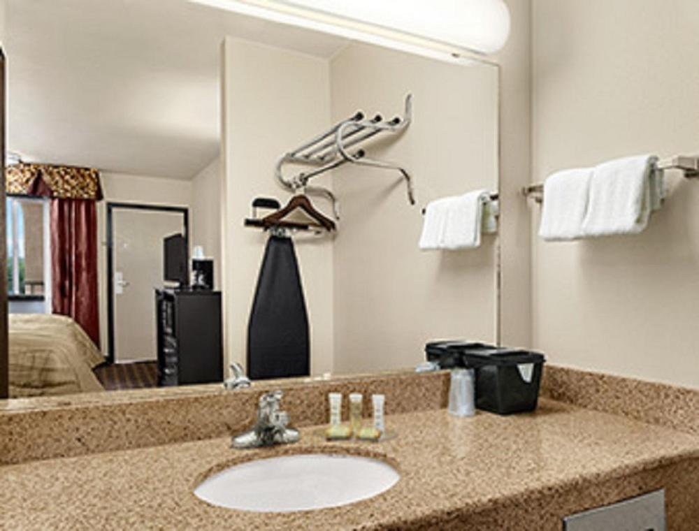 King Studio Suite - Non-Smoking photo 3