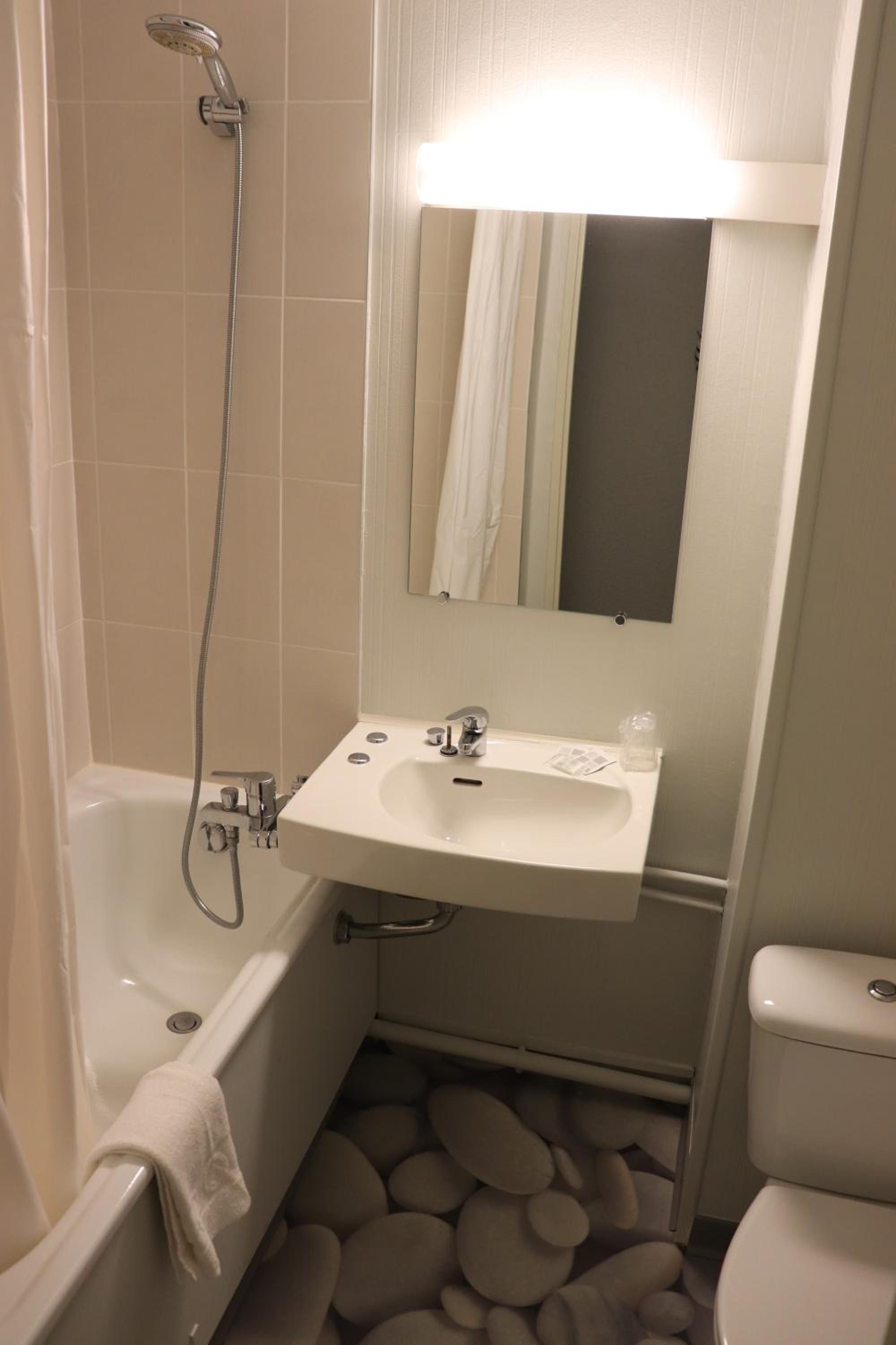 Budget Twin Room photo 3