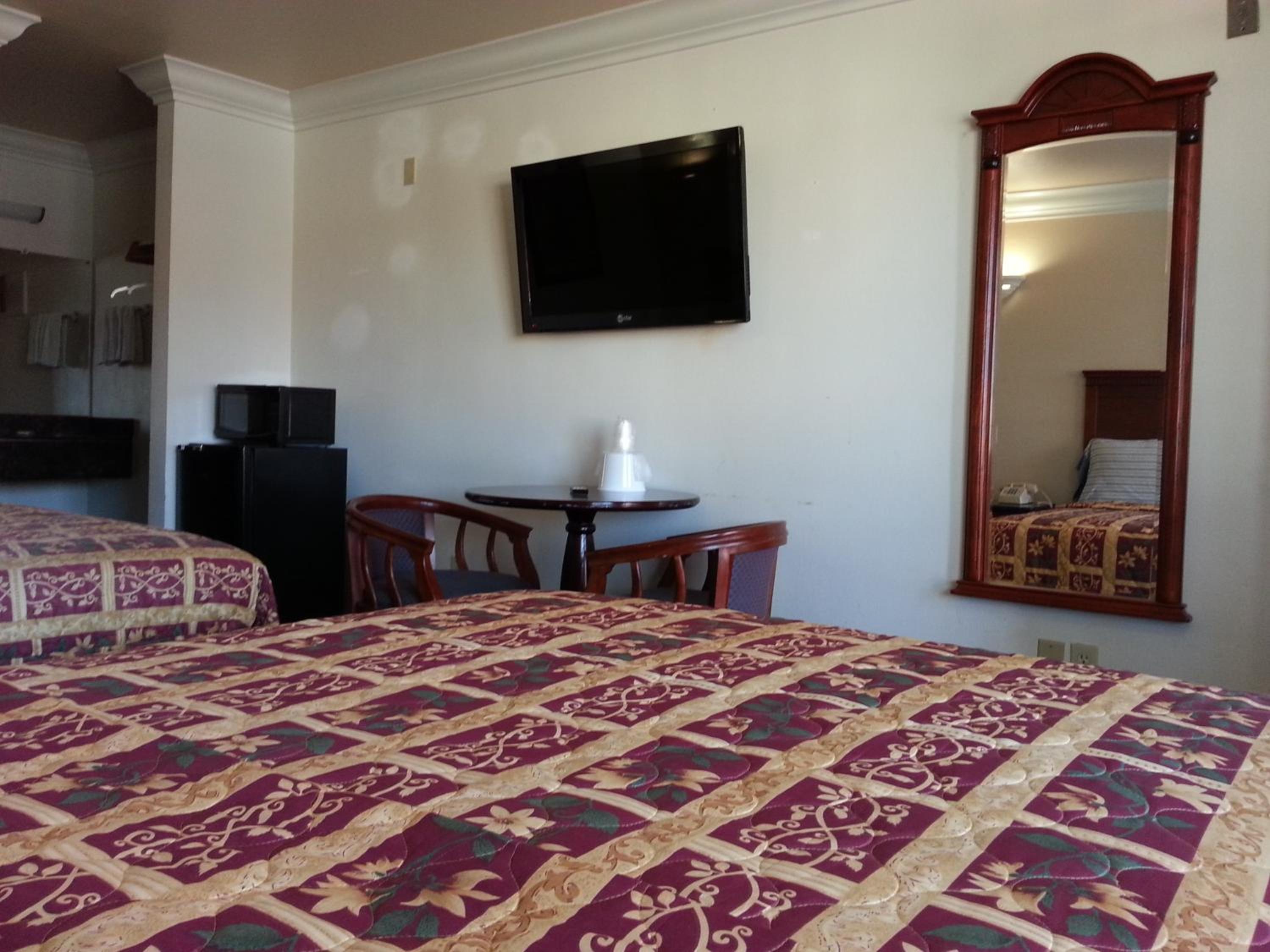 Deluxe King Room - Photo 6