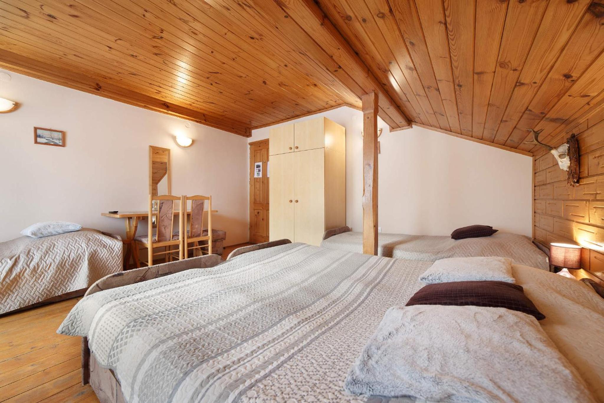 Quintuple Room with Shared Bathroom photo 1