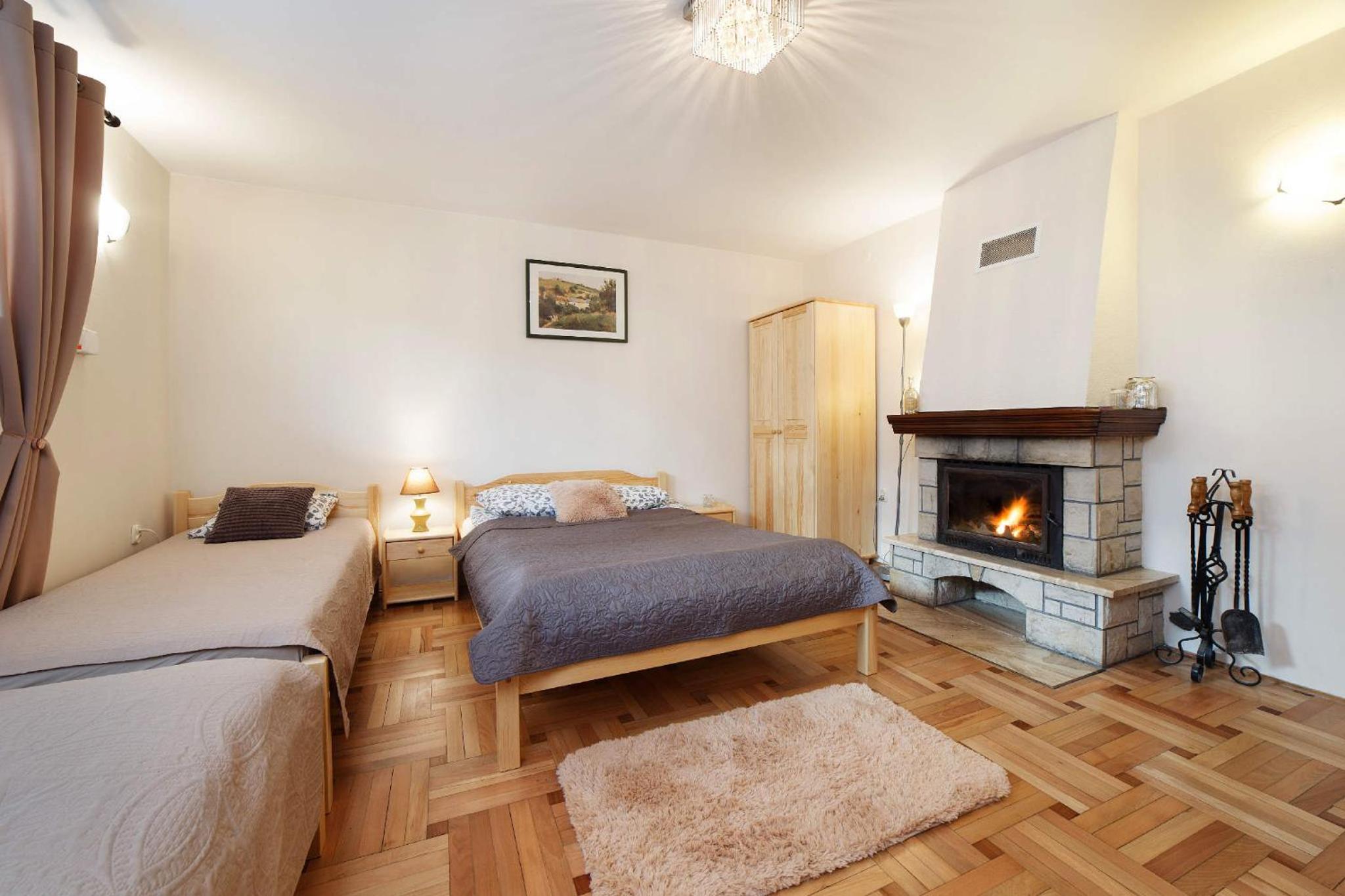 Quadruple Room with Private External Bathroom - Photo 1
