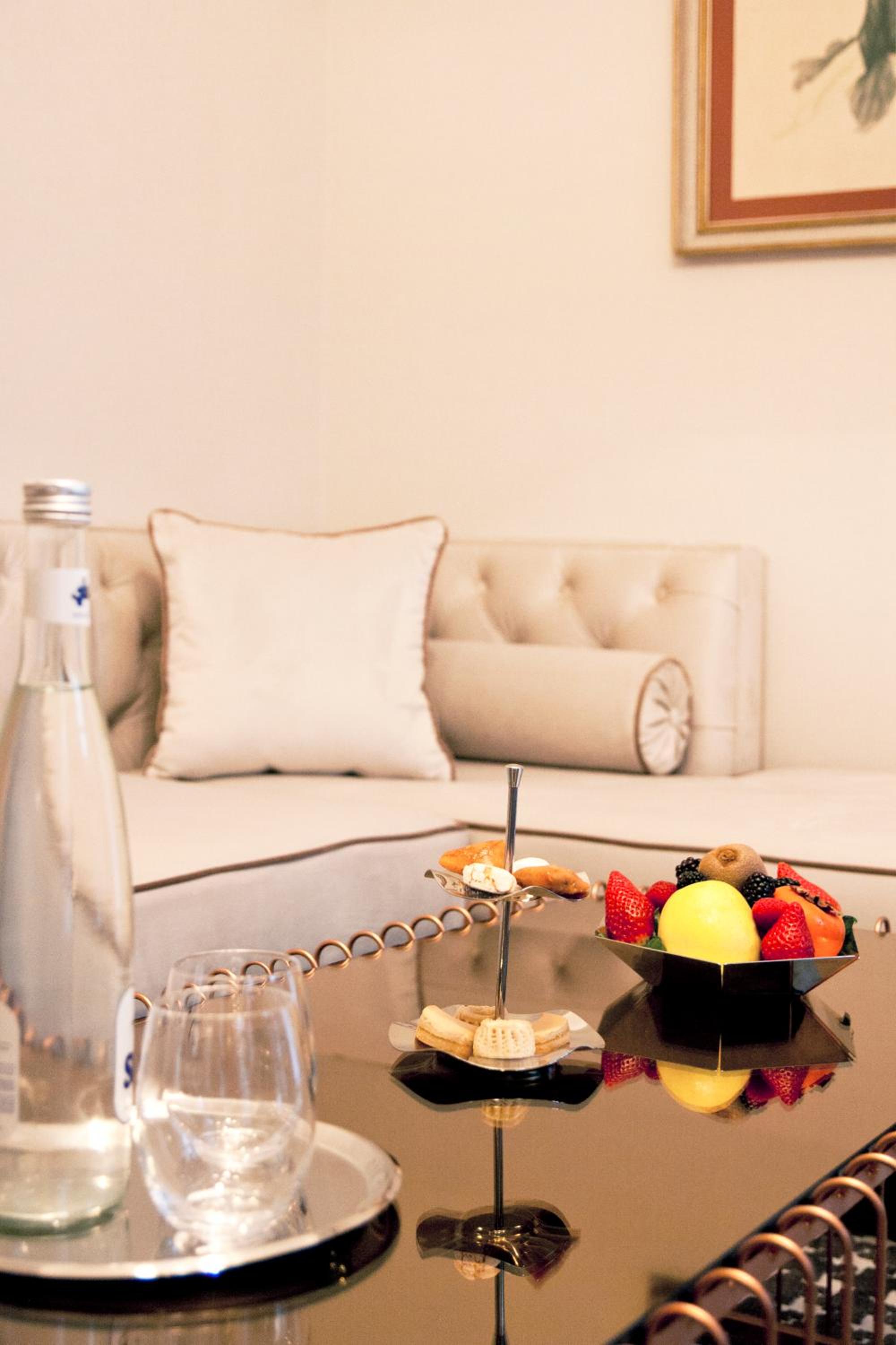 Deluxe Suite with Spa Bath photo 3