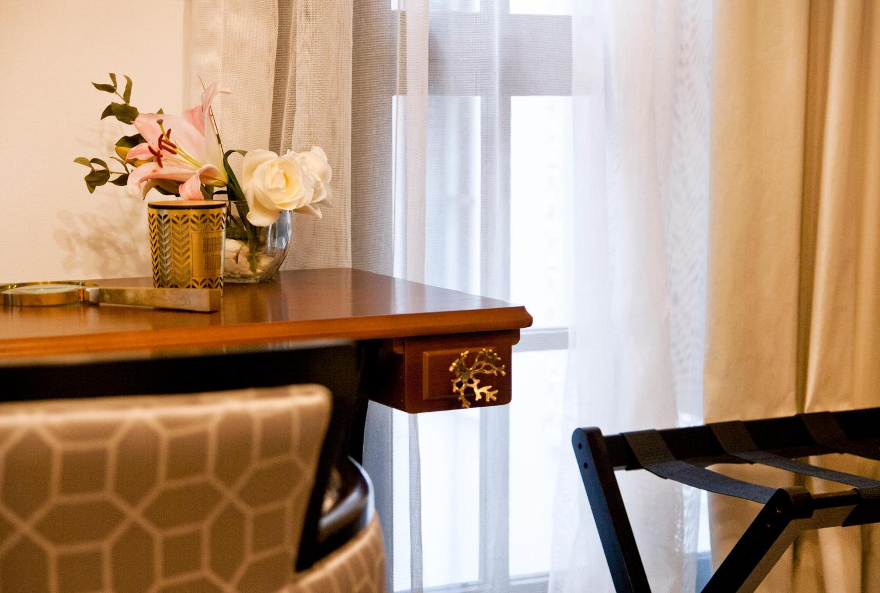 Deluxe Suite with Spa Bath