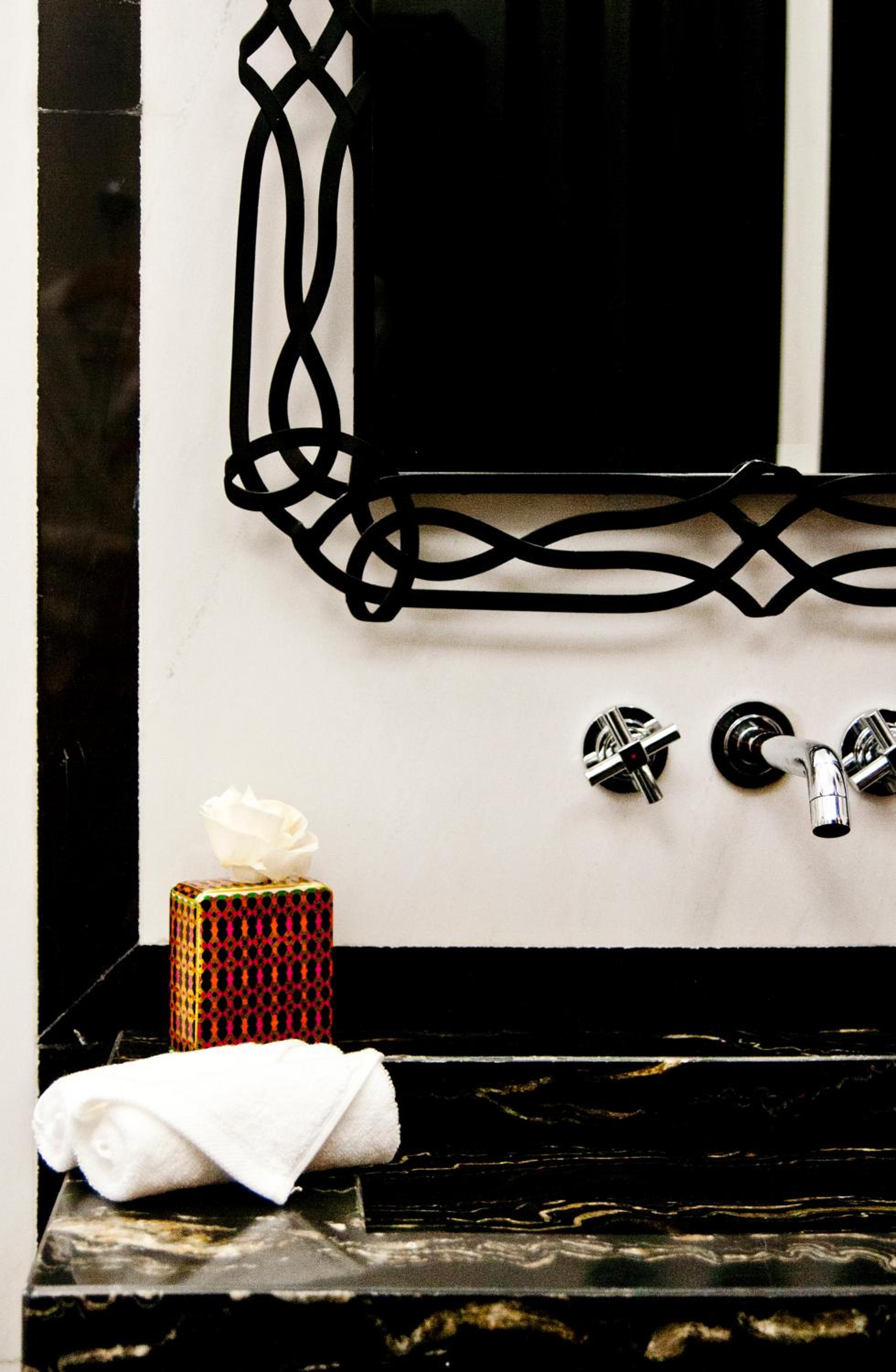 King Suite with Spa Bath - Photo 6