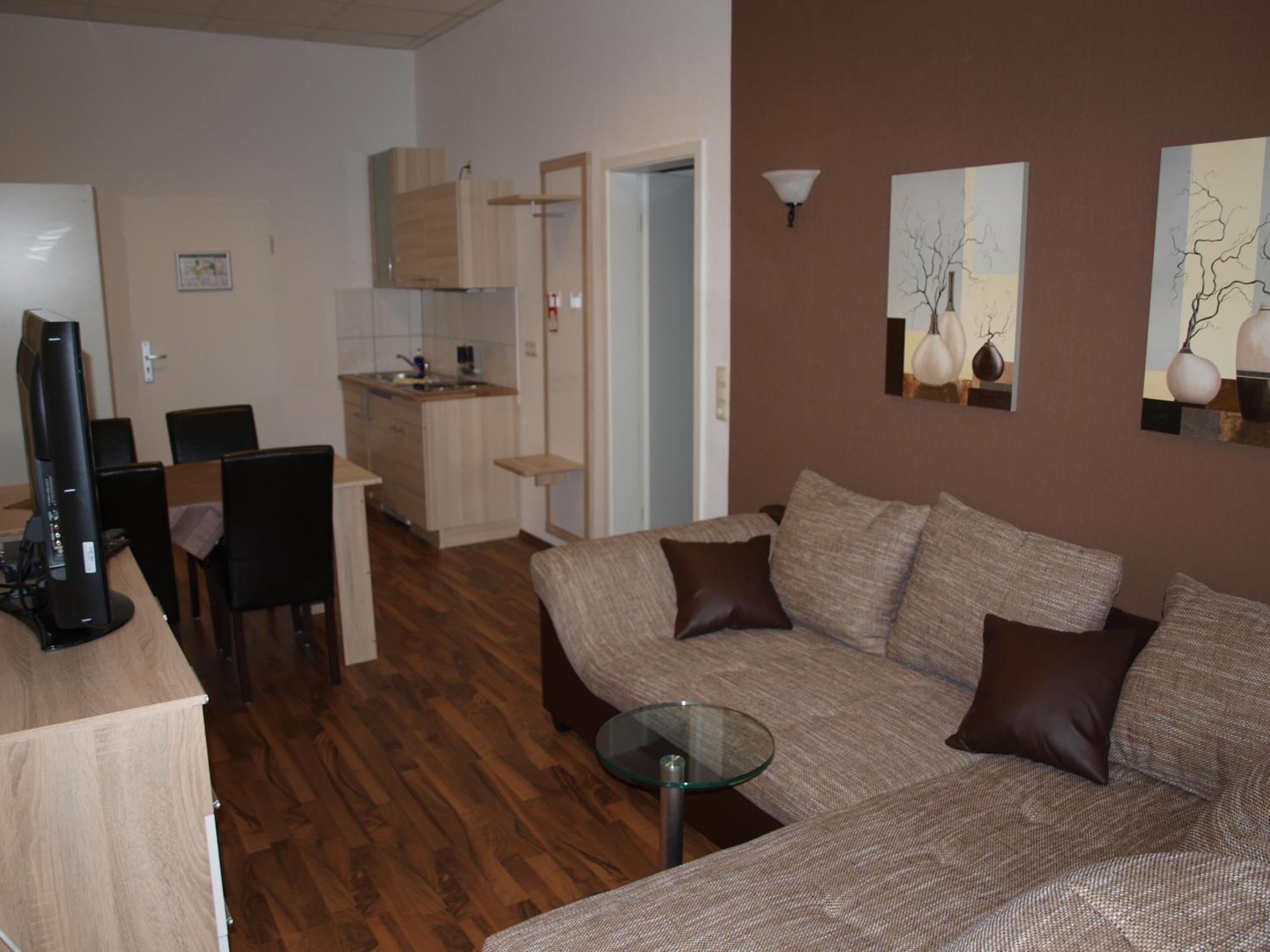 Suite - Photo 9