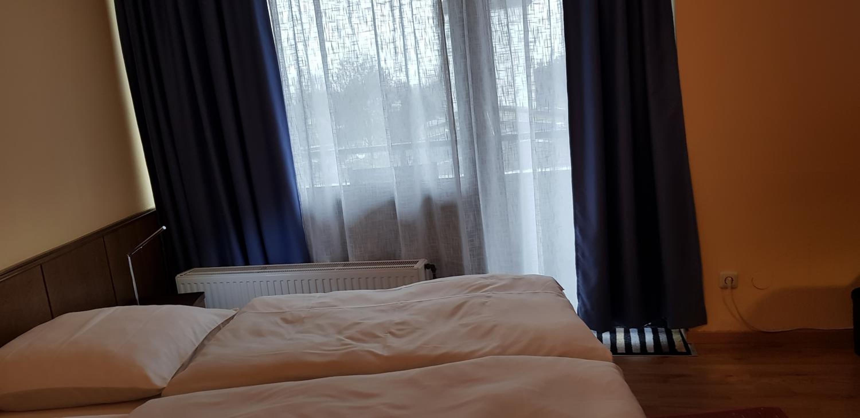 Double or Twin Room - Photo 13