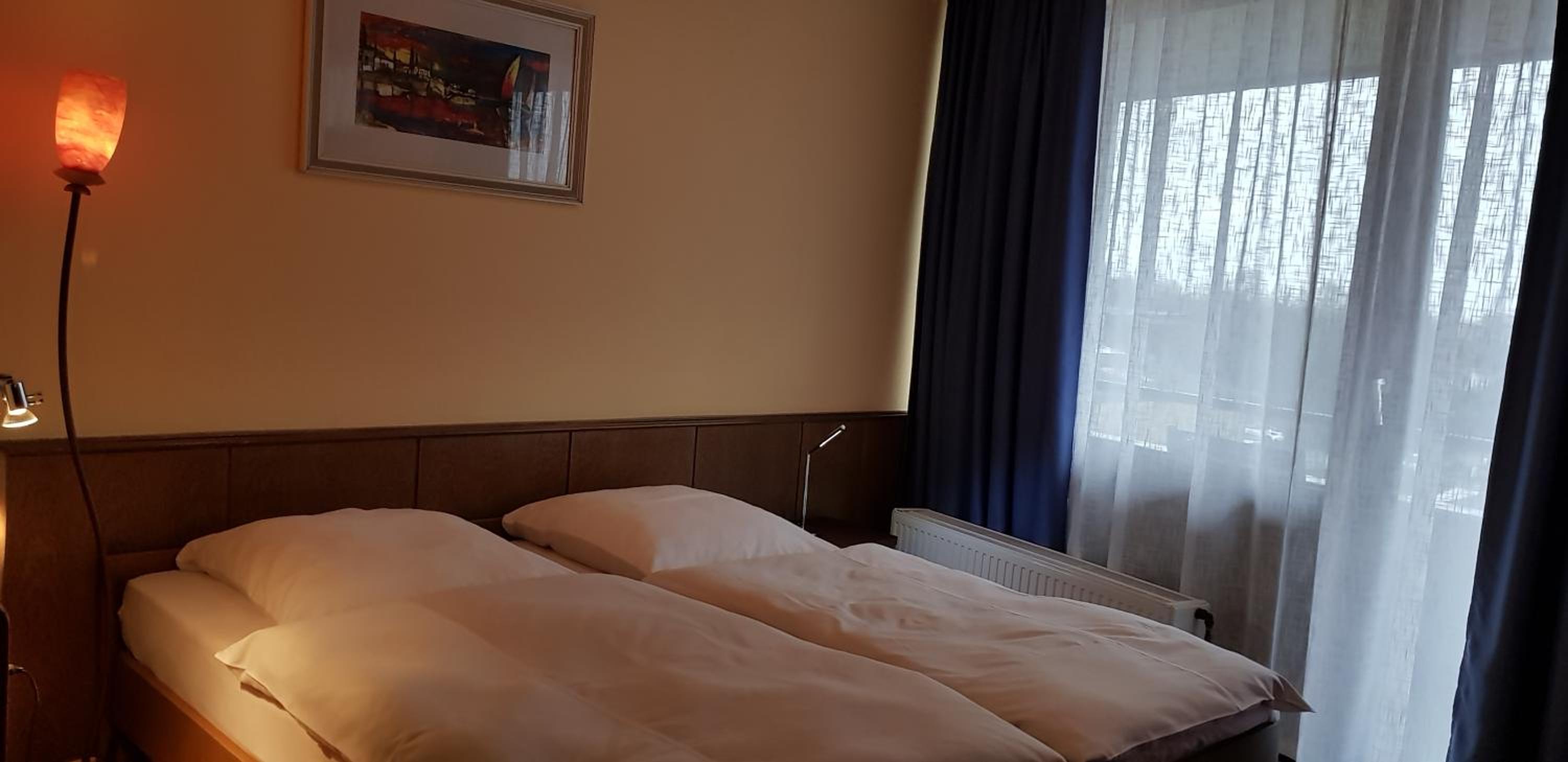 Double or Twin Room - Photo 9