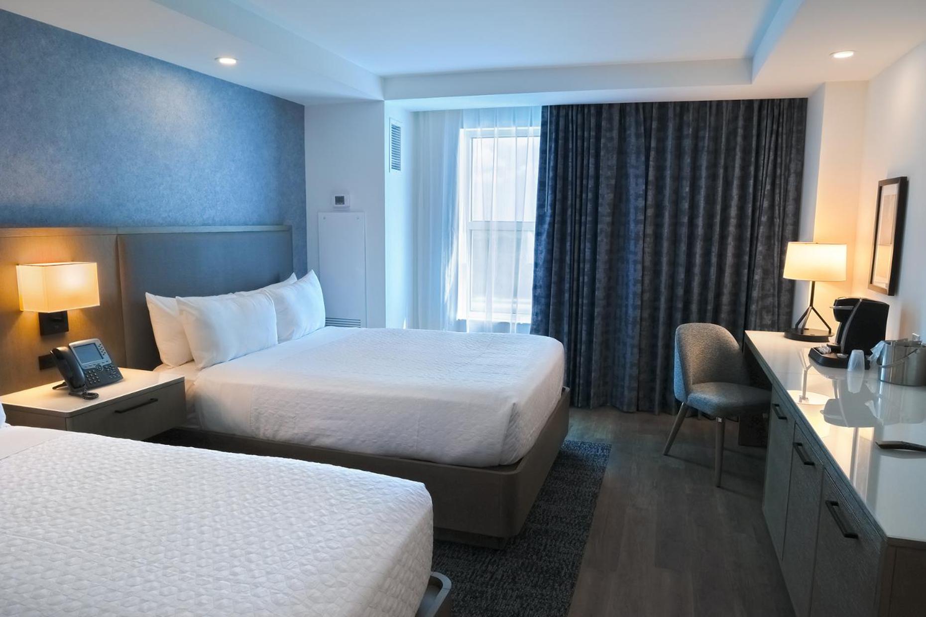 Deluxe Double Room with Balcony photo 2
