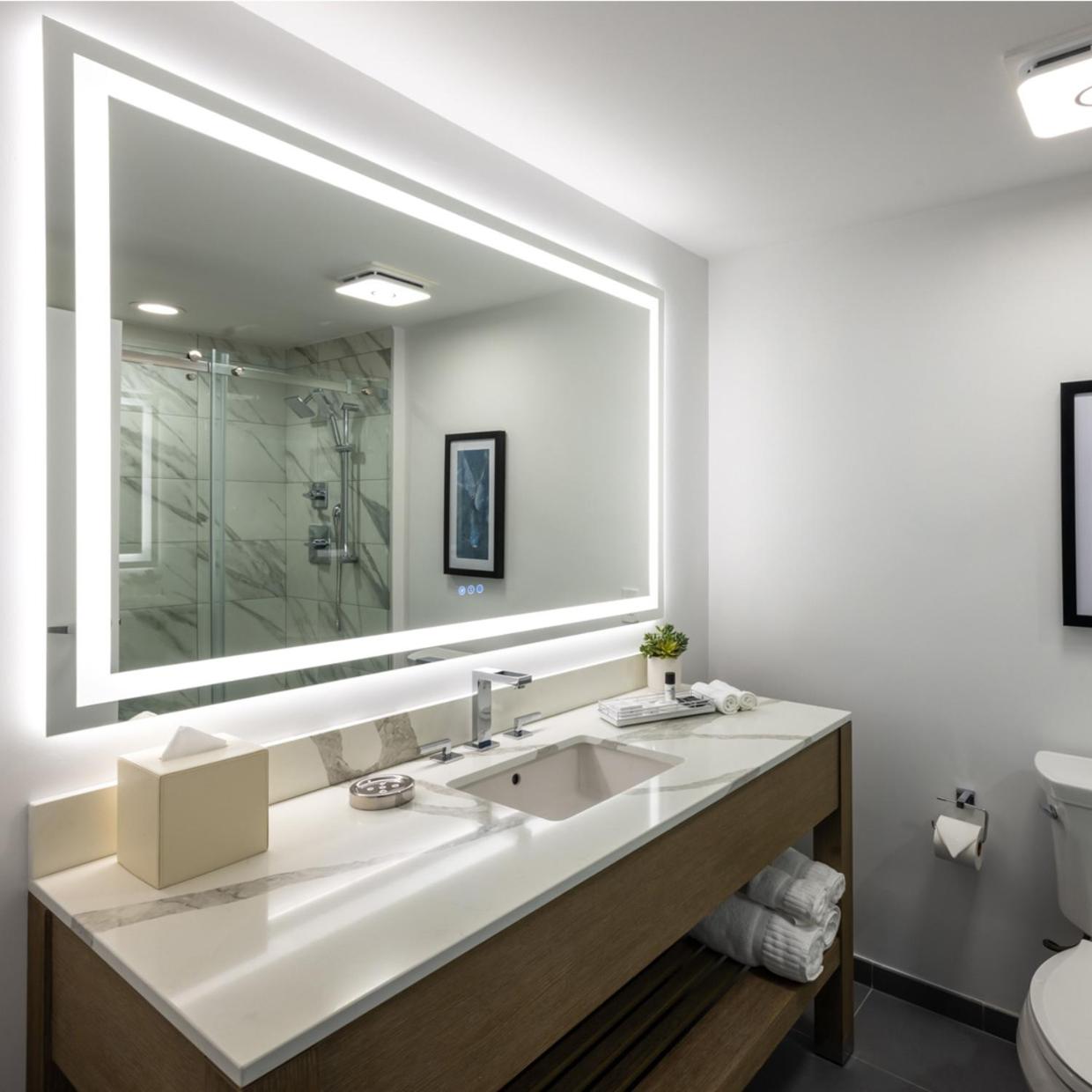 King Suite with Balcony photo 1