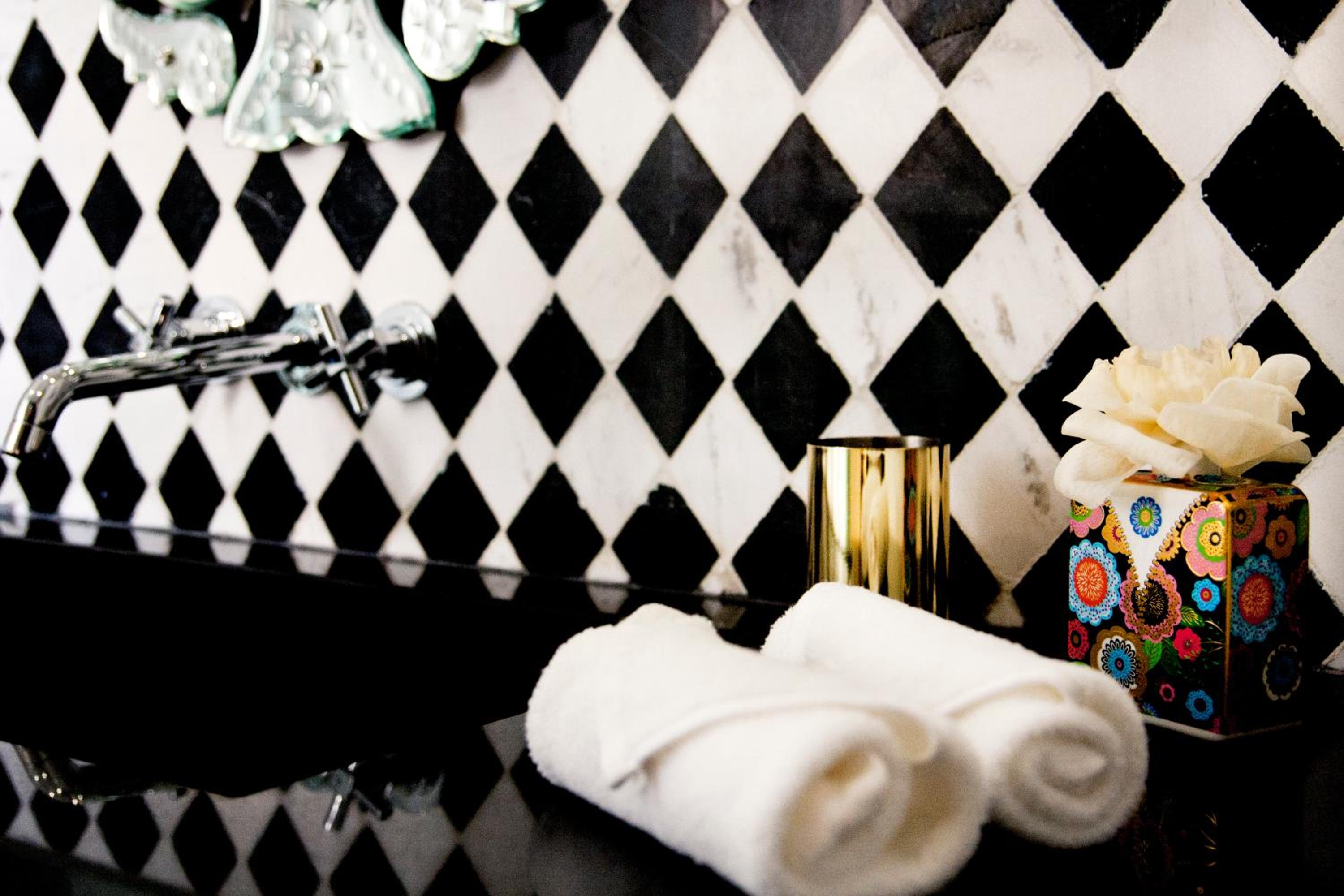 Deluxe Room - Photo 8