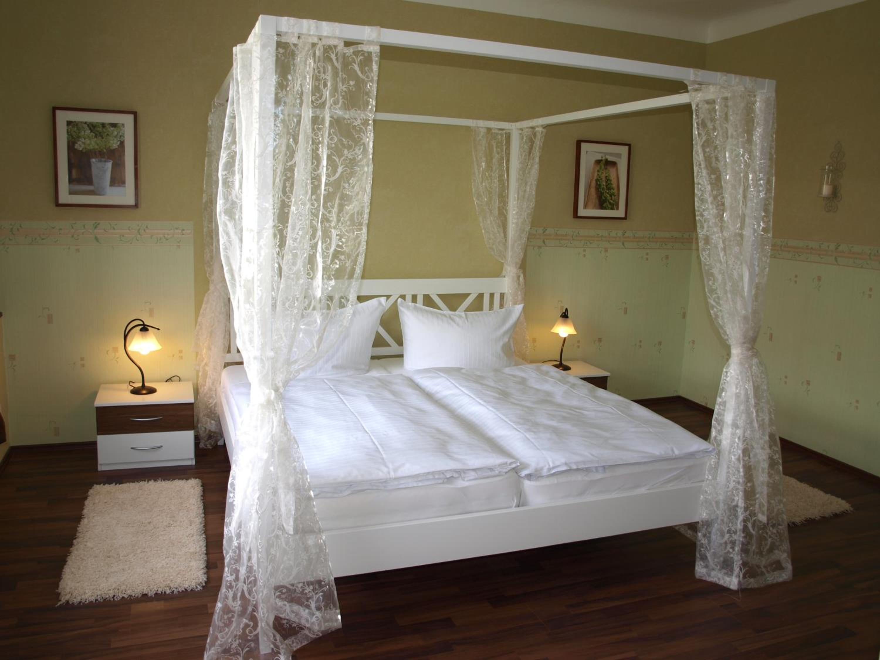 Suite - Photo 1